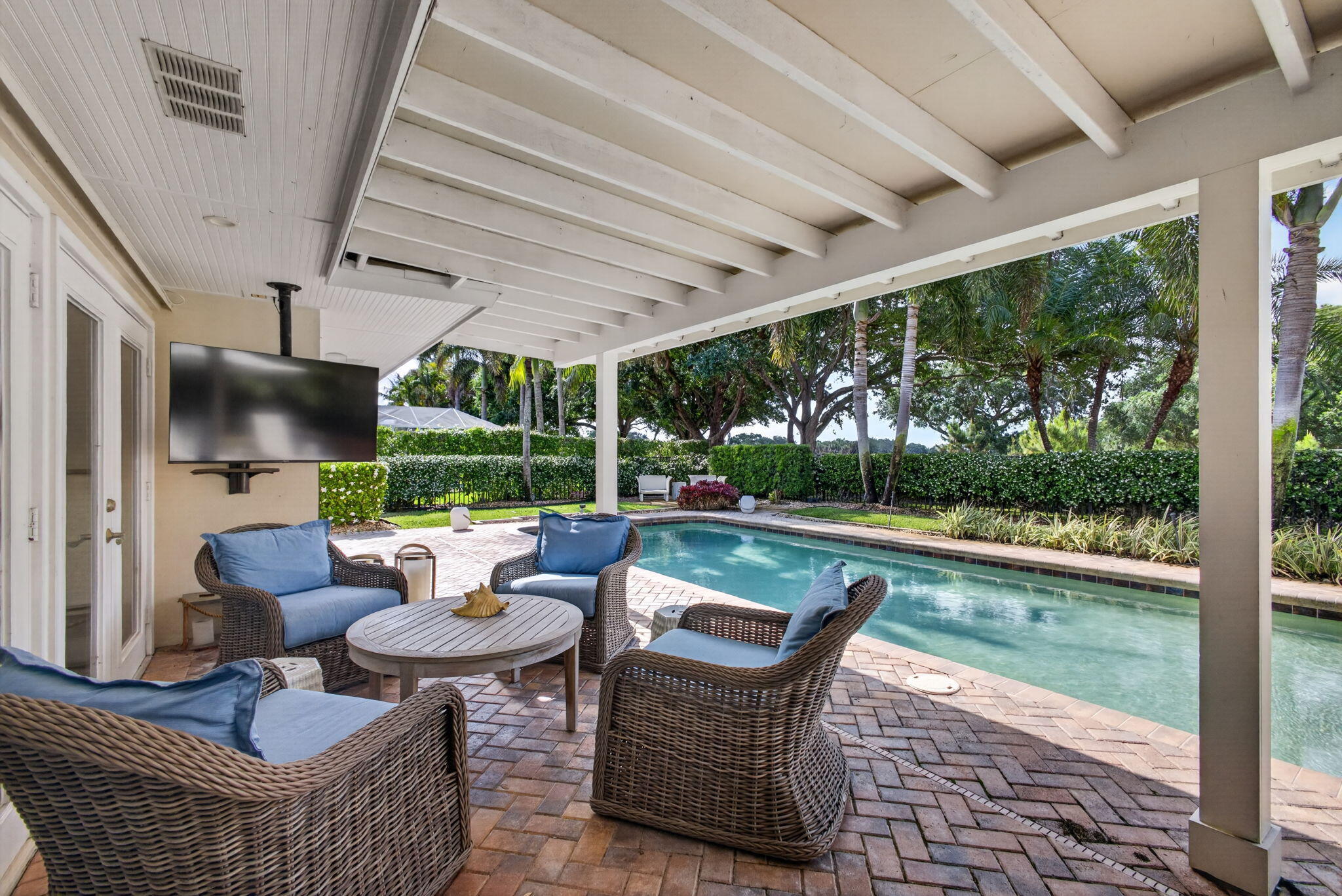 Tequesta Country Club - Residential