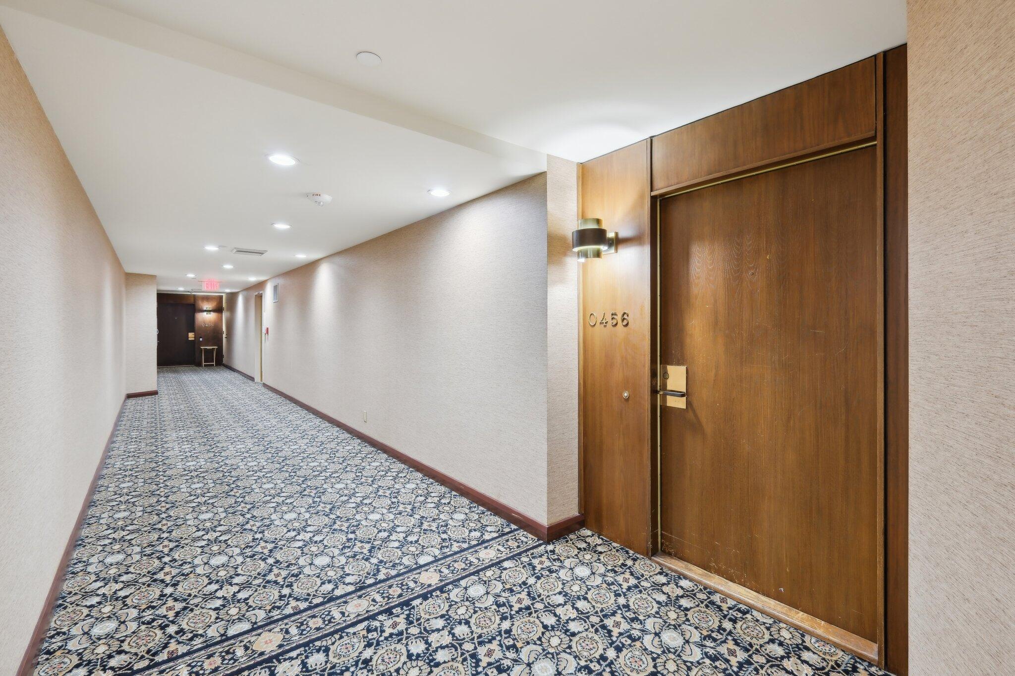 OLD PORT COVE LAKE POINT TOWER CONDO - Residential