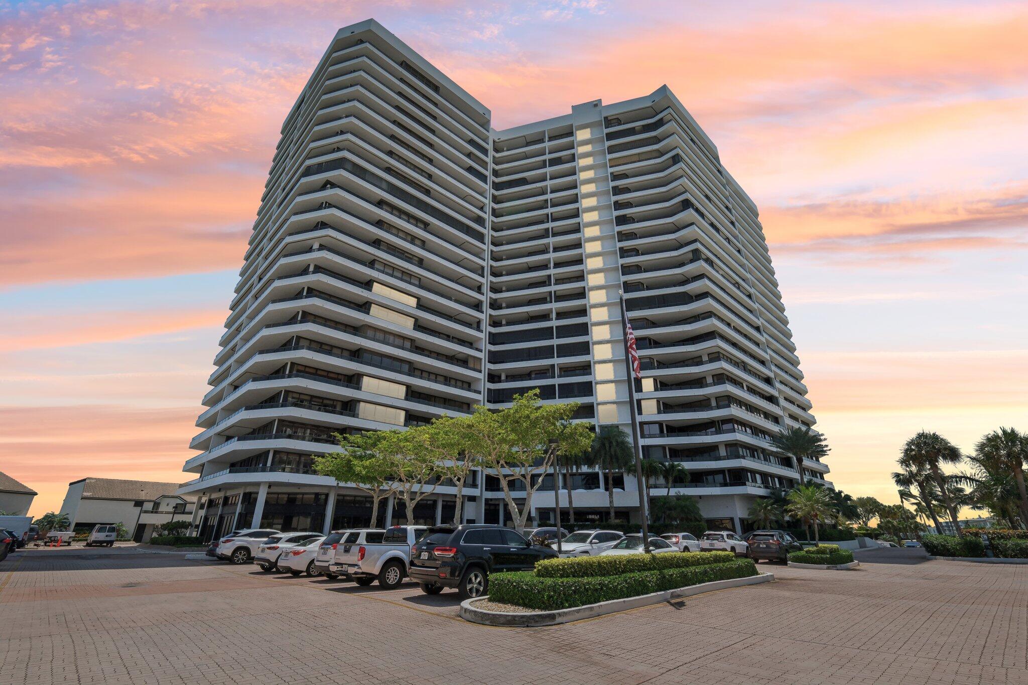 OLD PORT COVE LAKE POINT TOWER CONDO - Residential