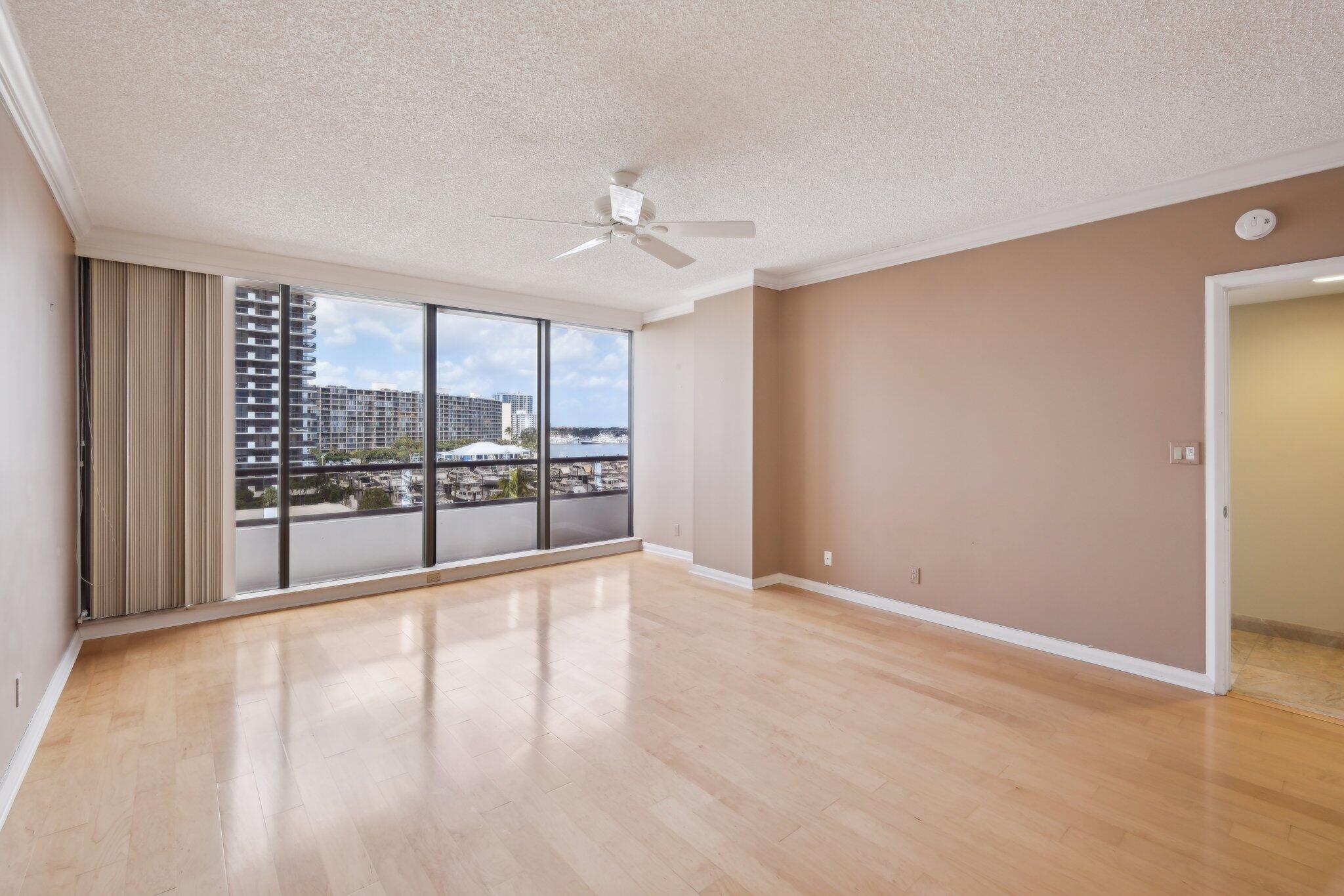 OLD PORT COVE LAKE POINT TOWER CONDO - Residential