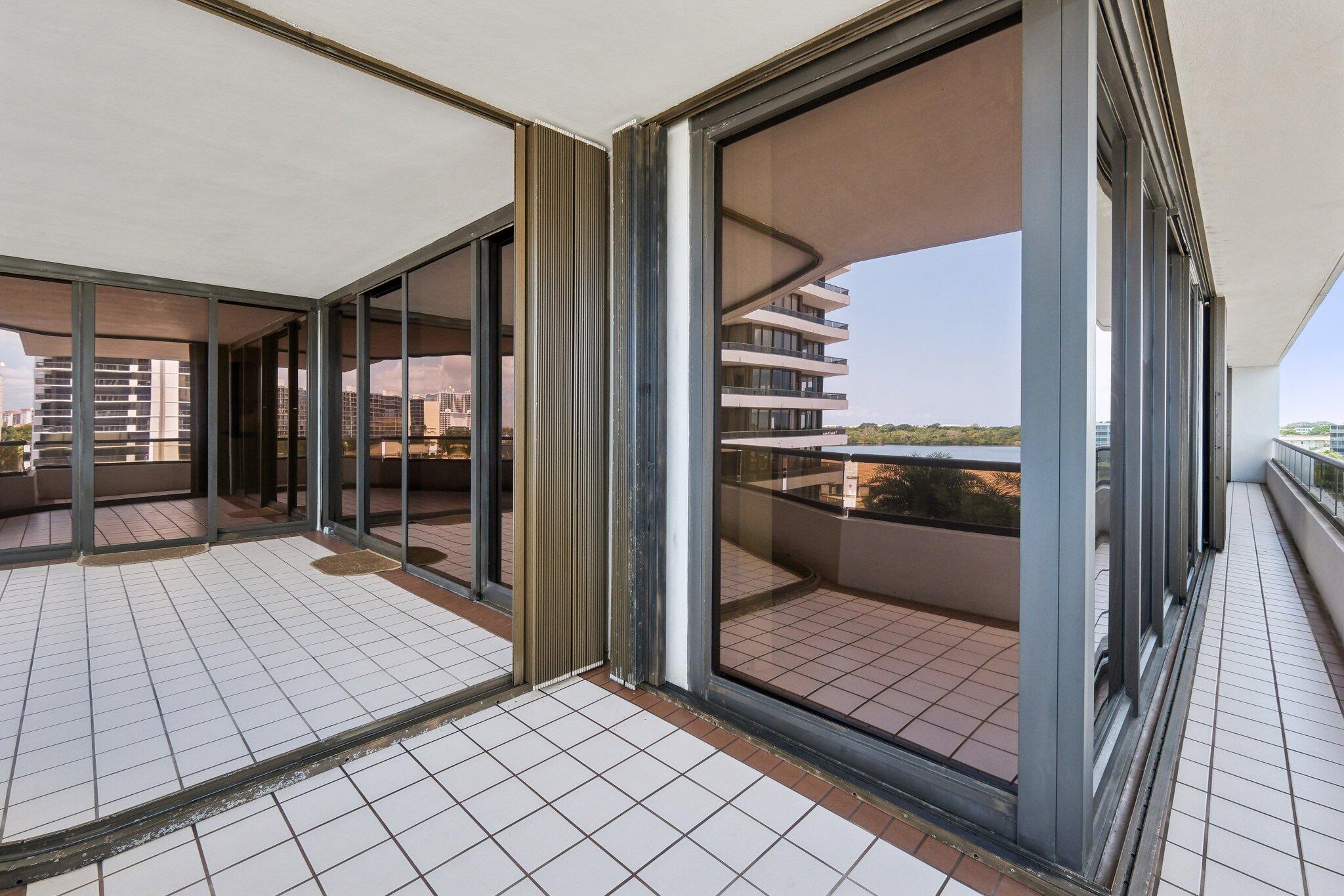 OLD PORT COVE LAKE POINT TOWER CONDO - Residential