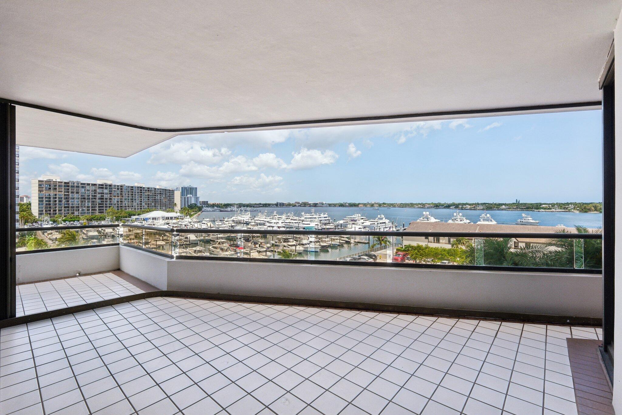 OLD PORT COVE LAKE POINT TOWER CONDO - Residential