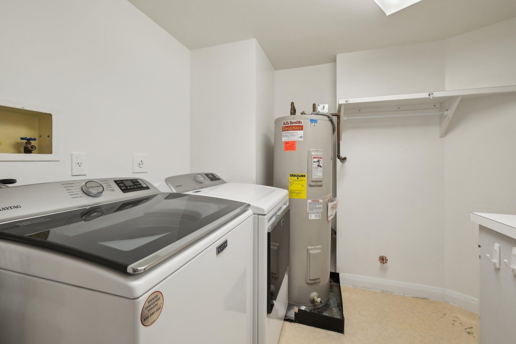 OLD PORT COVE LAKE POINT TOWER CONDO - Residential