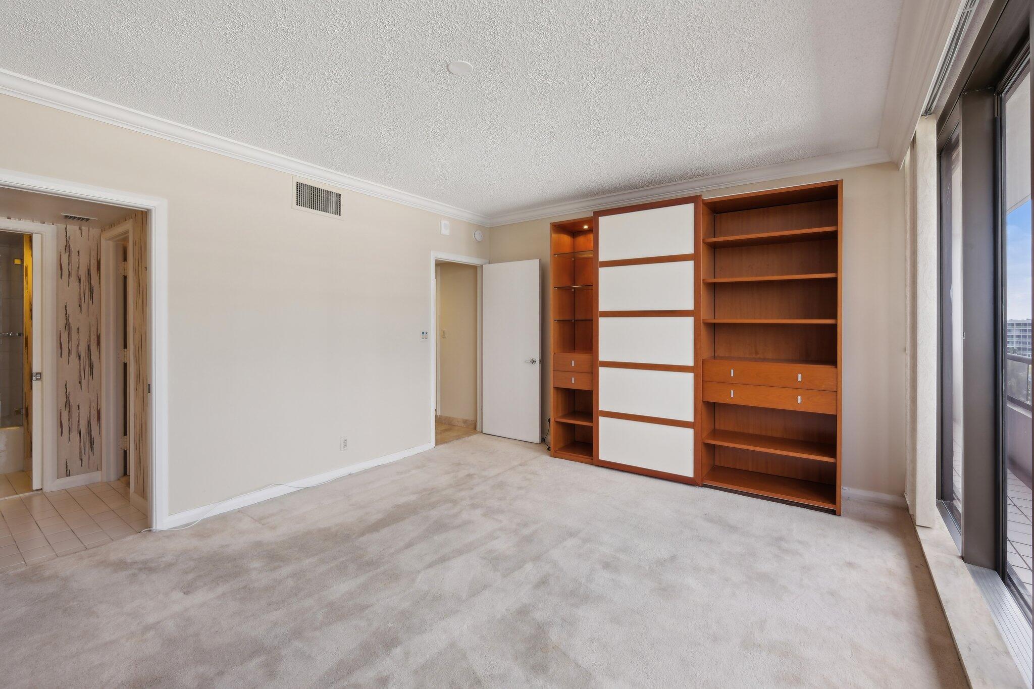 OLD PORT COVE LAKE POINT TOWER CONDO - Residential