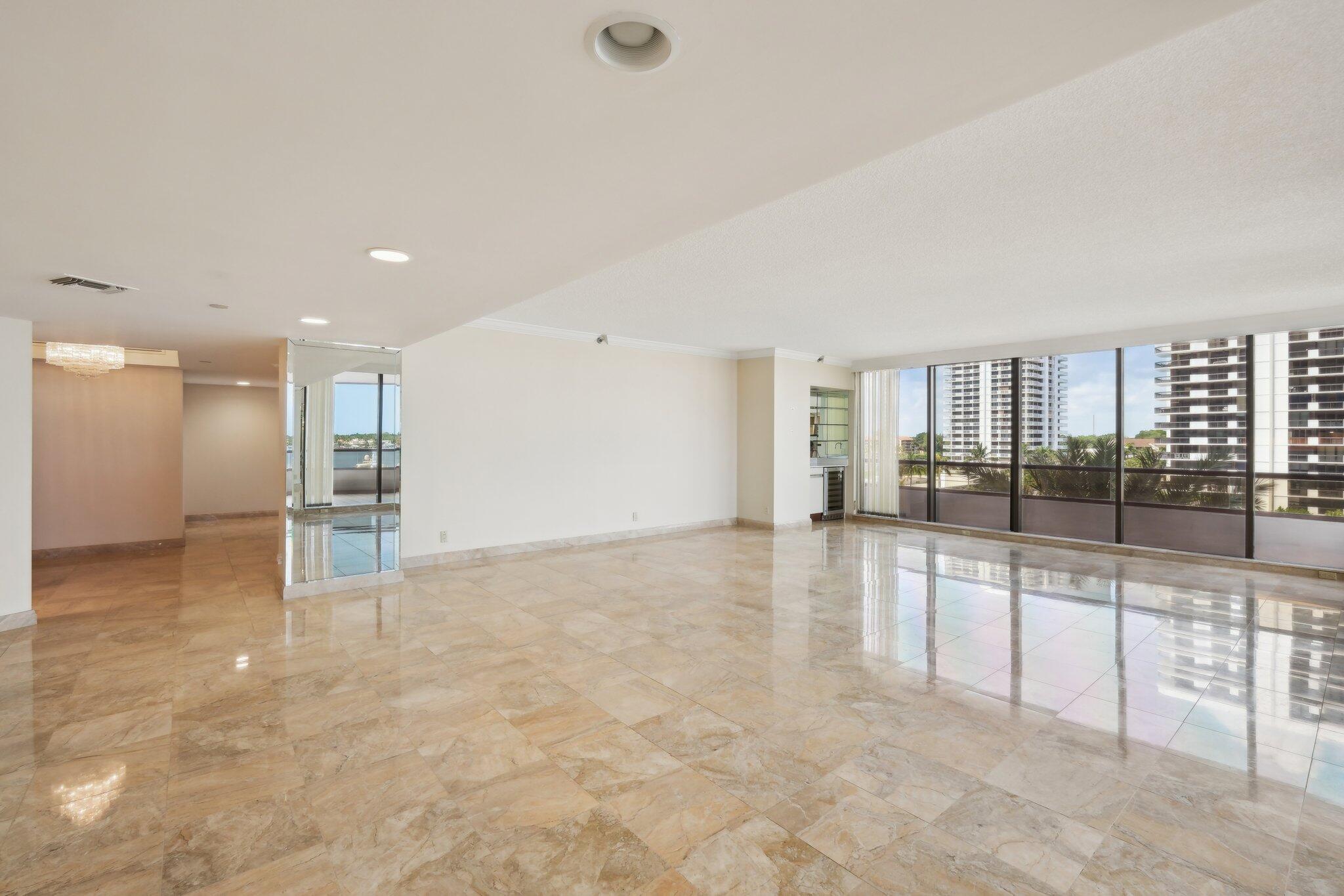 OLD PORT COVE LAKE POINT TOWER CONDO - Residential