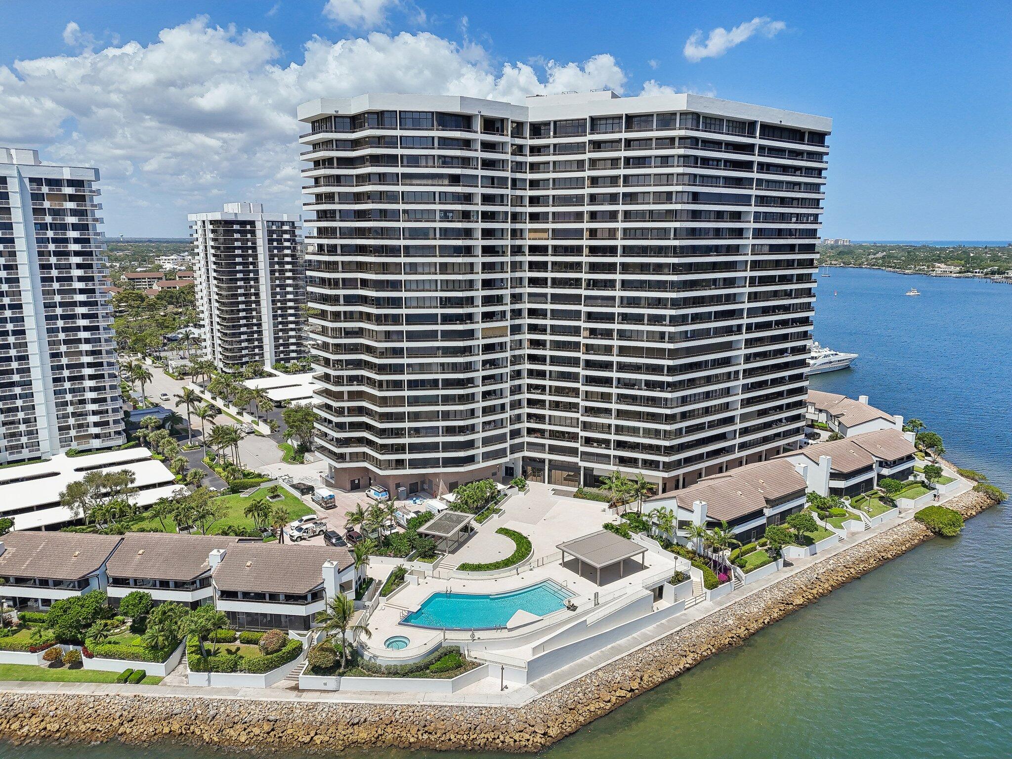 OLD PORT COVE LAKE POINT TOWER CONDO - Residential