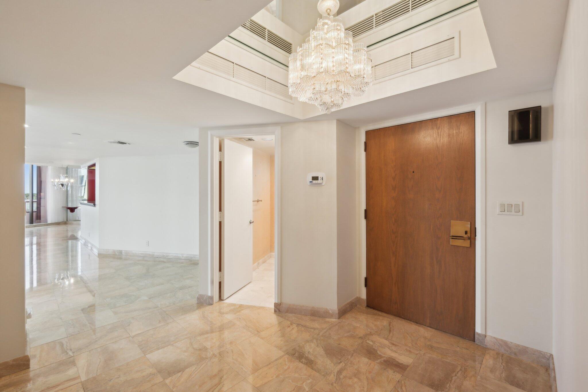 OLD PORT COVE LAKE POINT TOWER CONDO - Residential