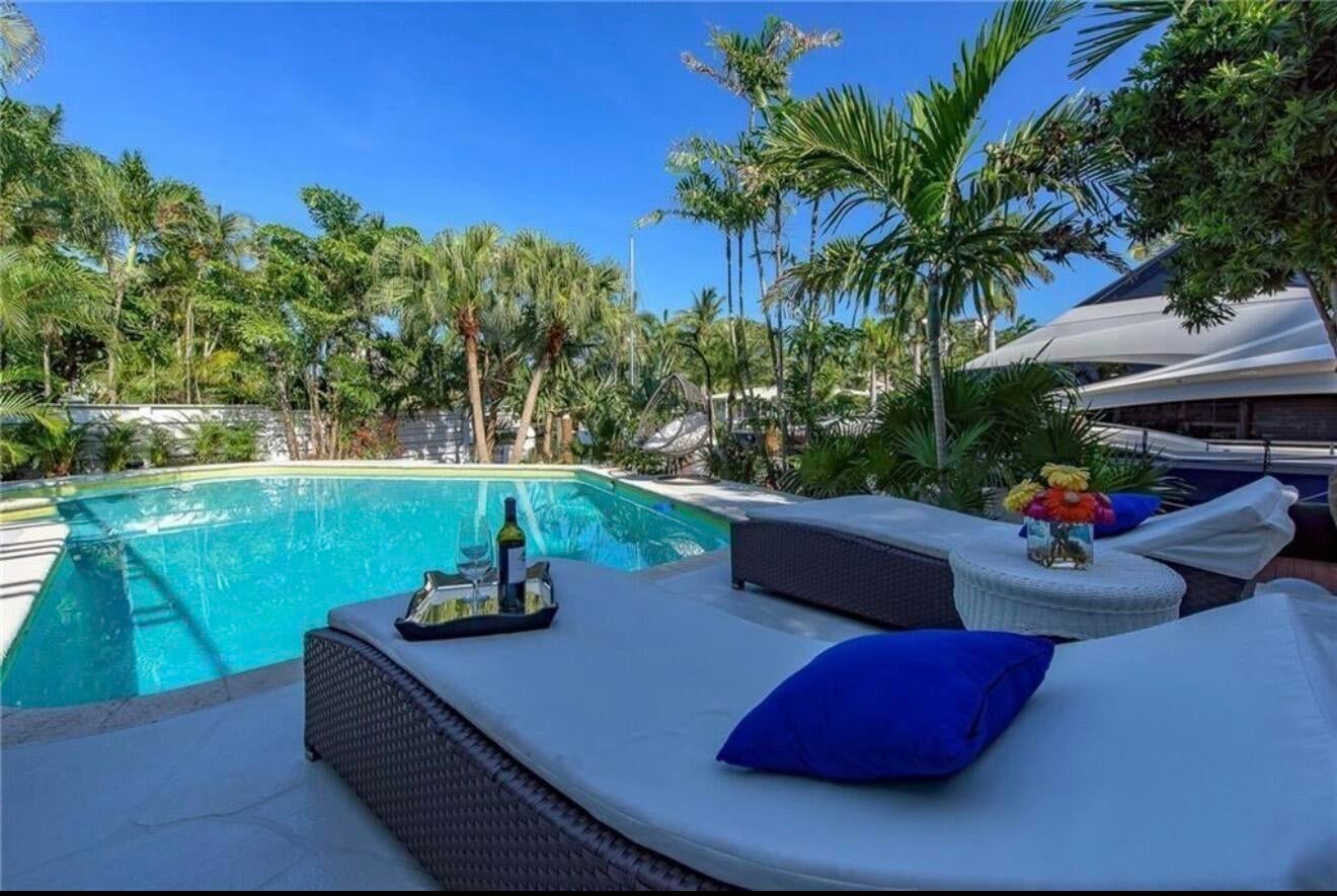 28 PELICAN Drive