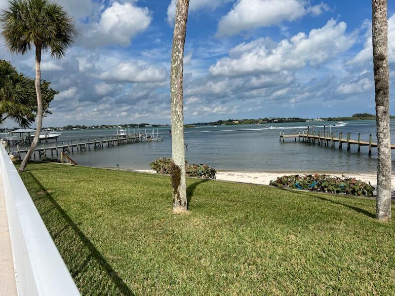 CORAL POINT - Residential