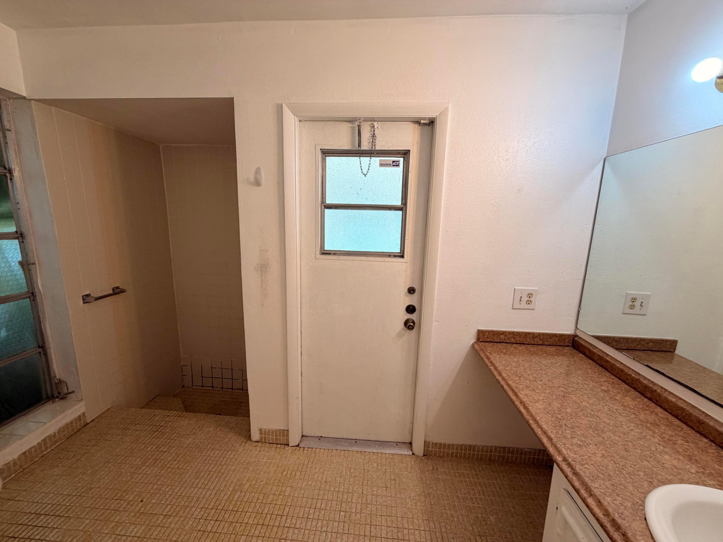 ARROWHEAD GOLF & TENNIS CLUB - Residential