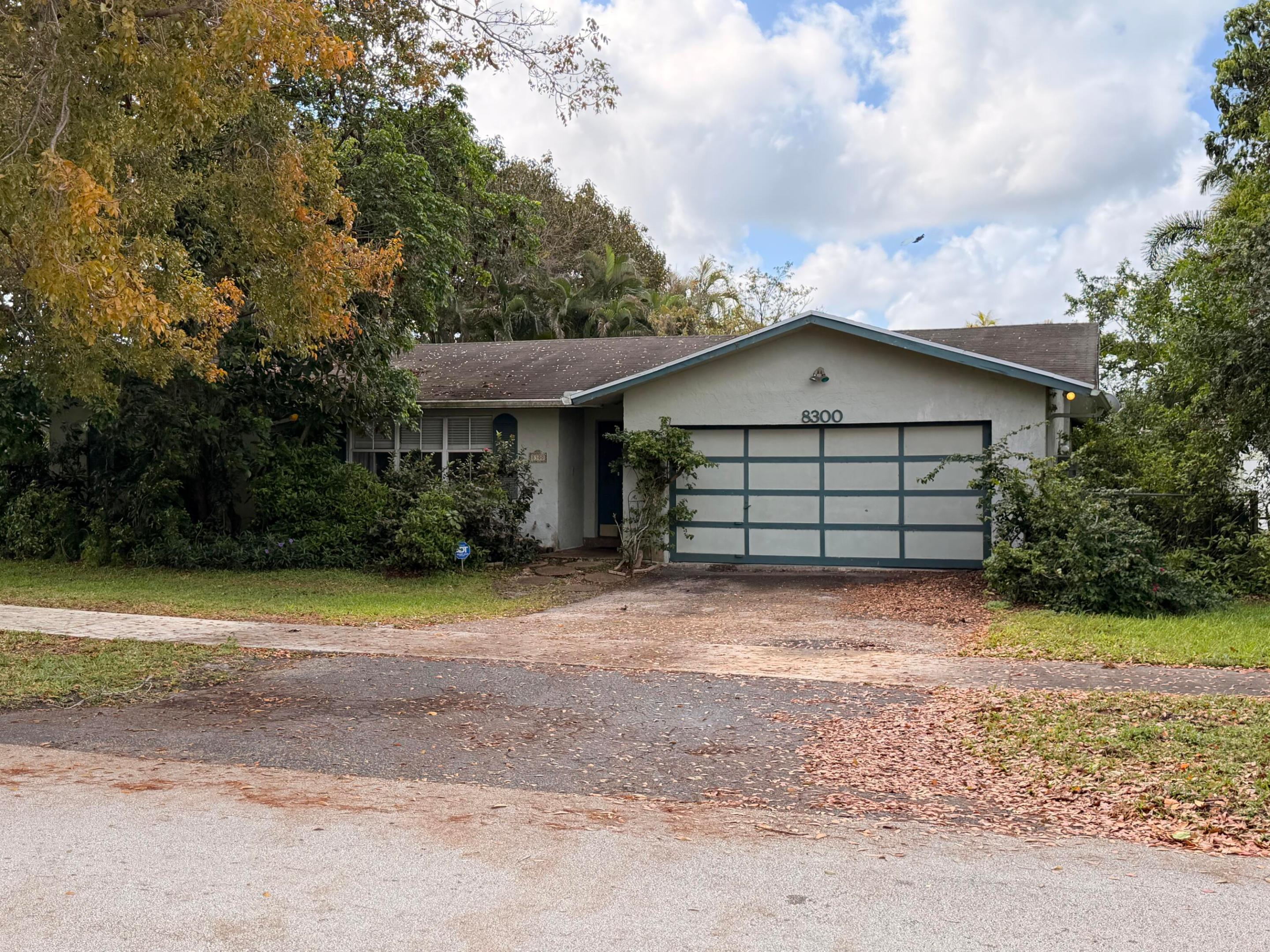 ARROWHEAD GOLF & TENNIS CLUB - Residential