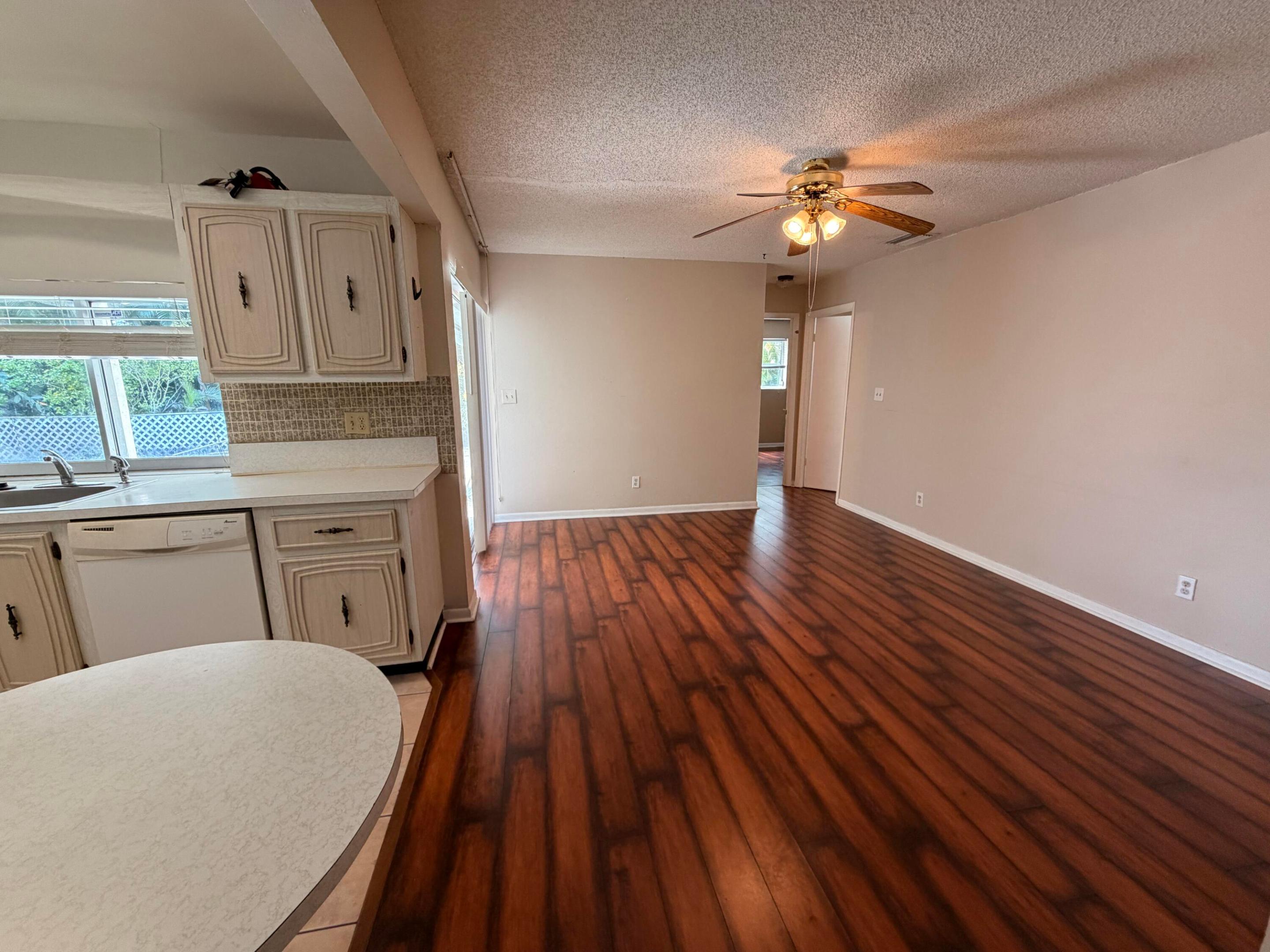 ARROWHEAD GOLF & TENNIS CLUB - Residential