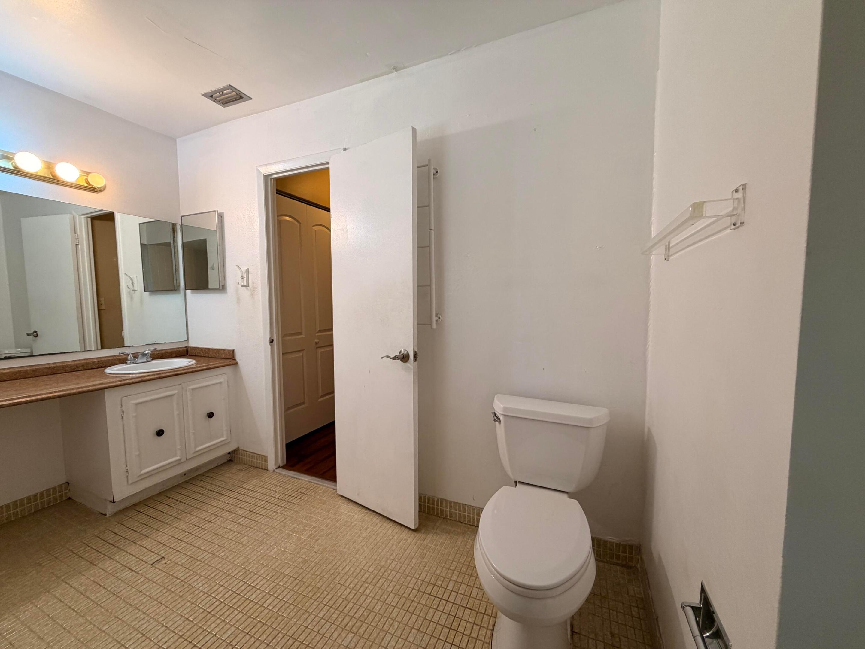 ARROWHEAD GOLF & TENNIS CLUB - Residential