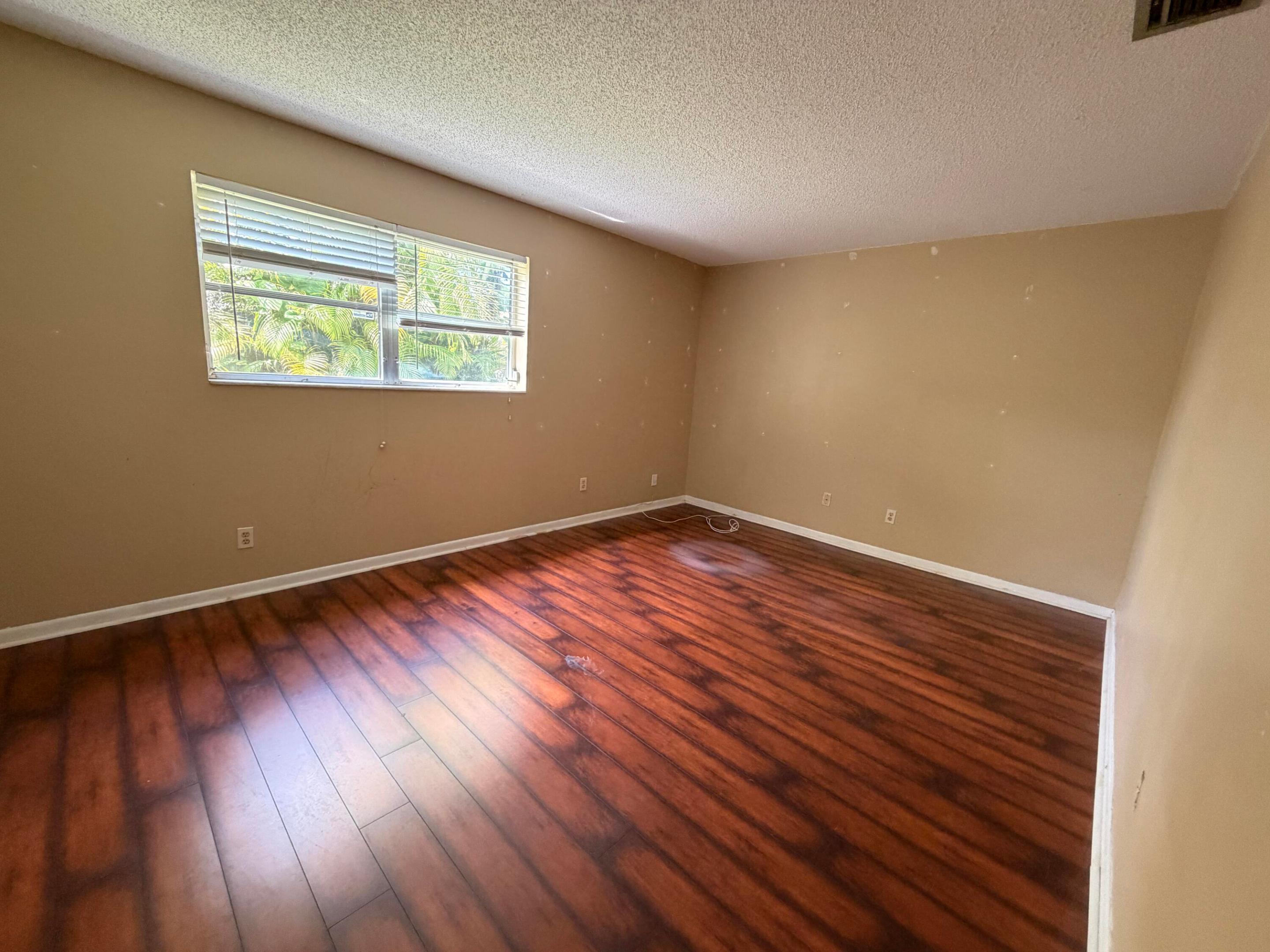 ARROWHEAD GOLF & TENNIS CLUB - Residential