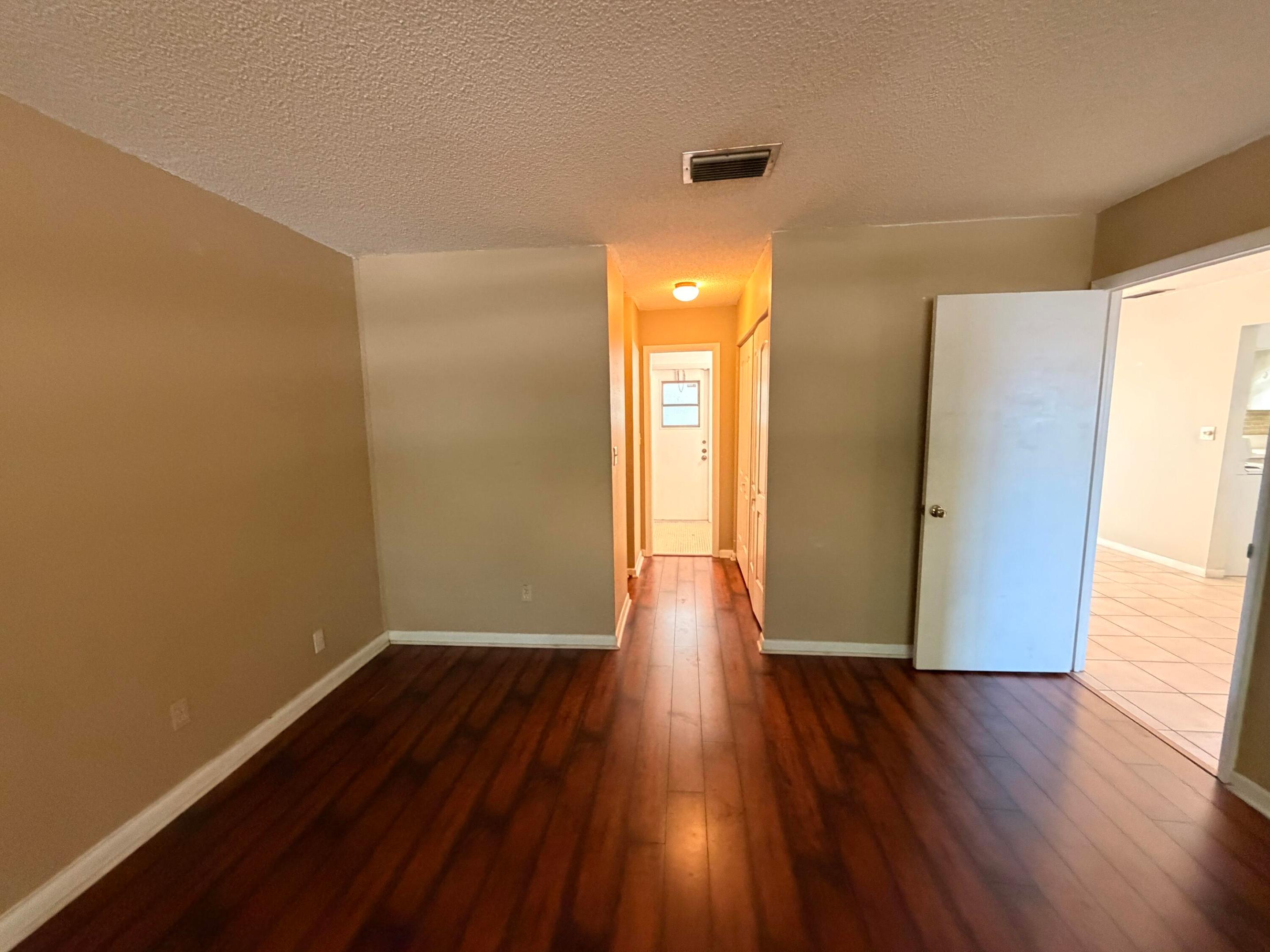 ARROWHEAD GOLF & TENNIS CLUB - Residential