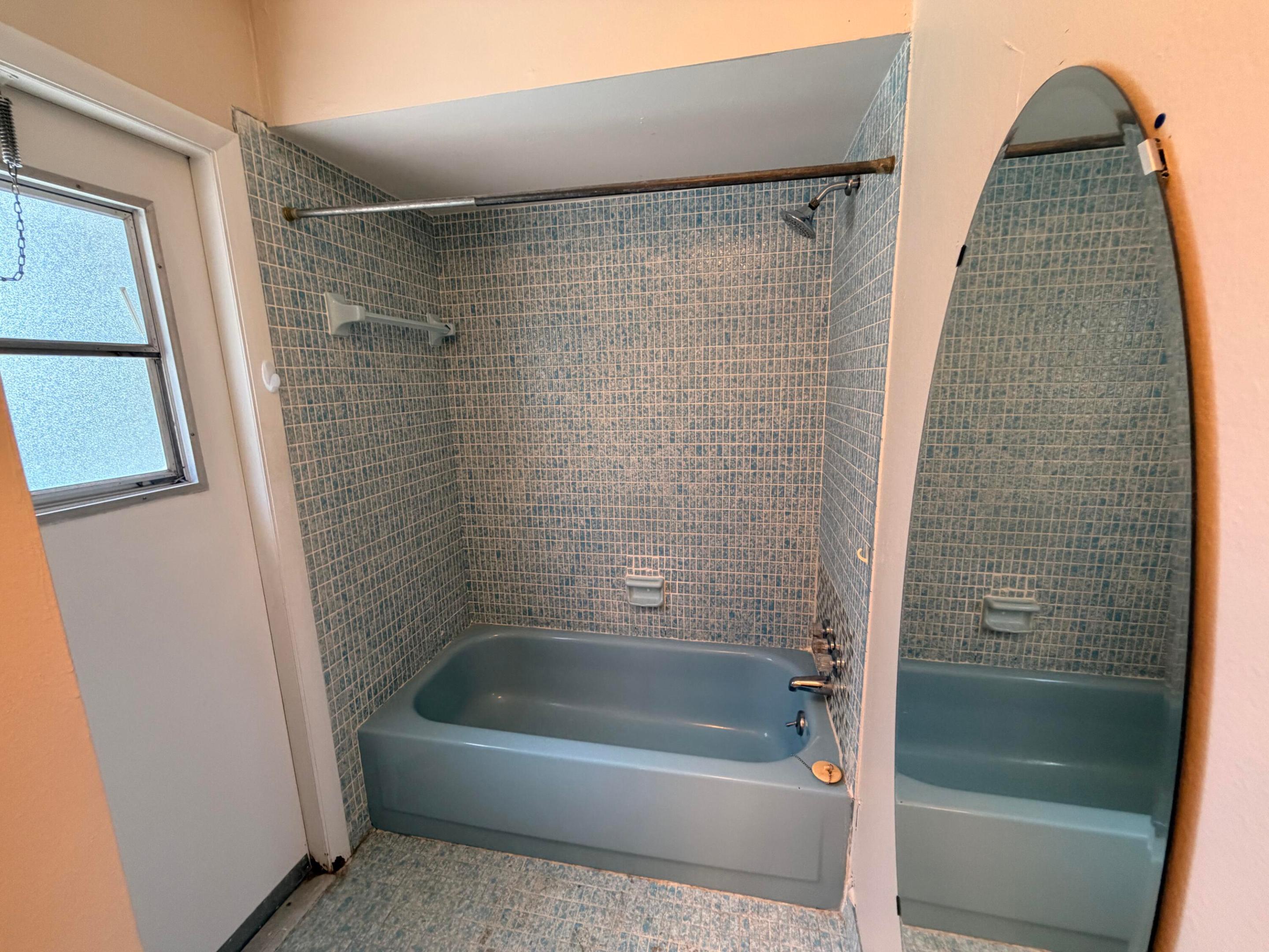 ARROWHEAD GOLF & TENNIS CLUB - Residential