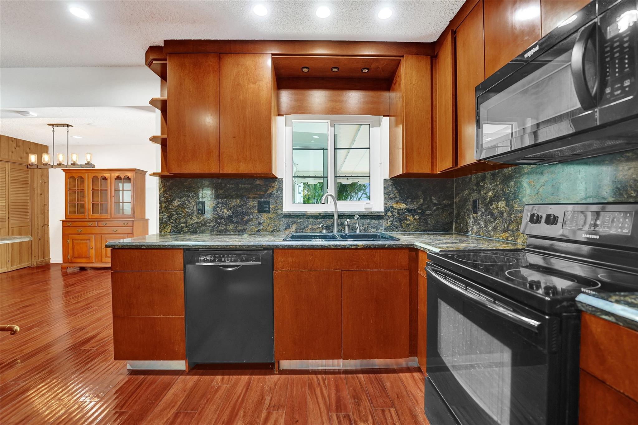 CORAL HEIGHTS - Residential