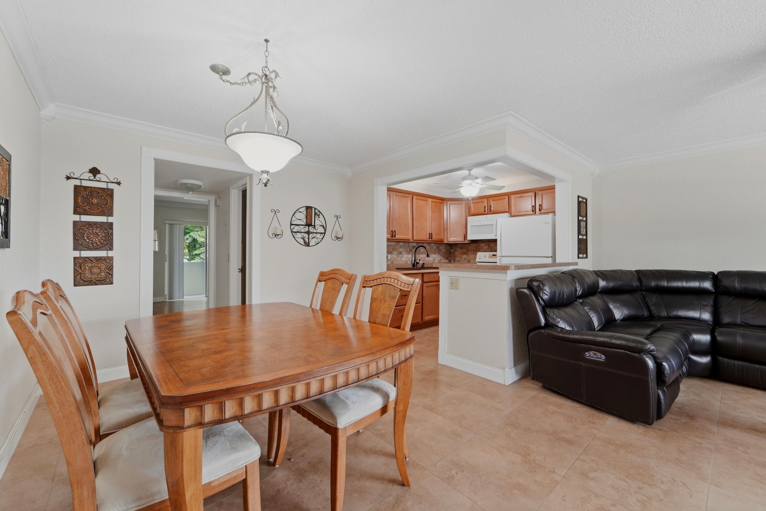 173 KENT J, West Palm Beach, FL, 33417/$69,900 4 173 KENT J