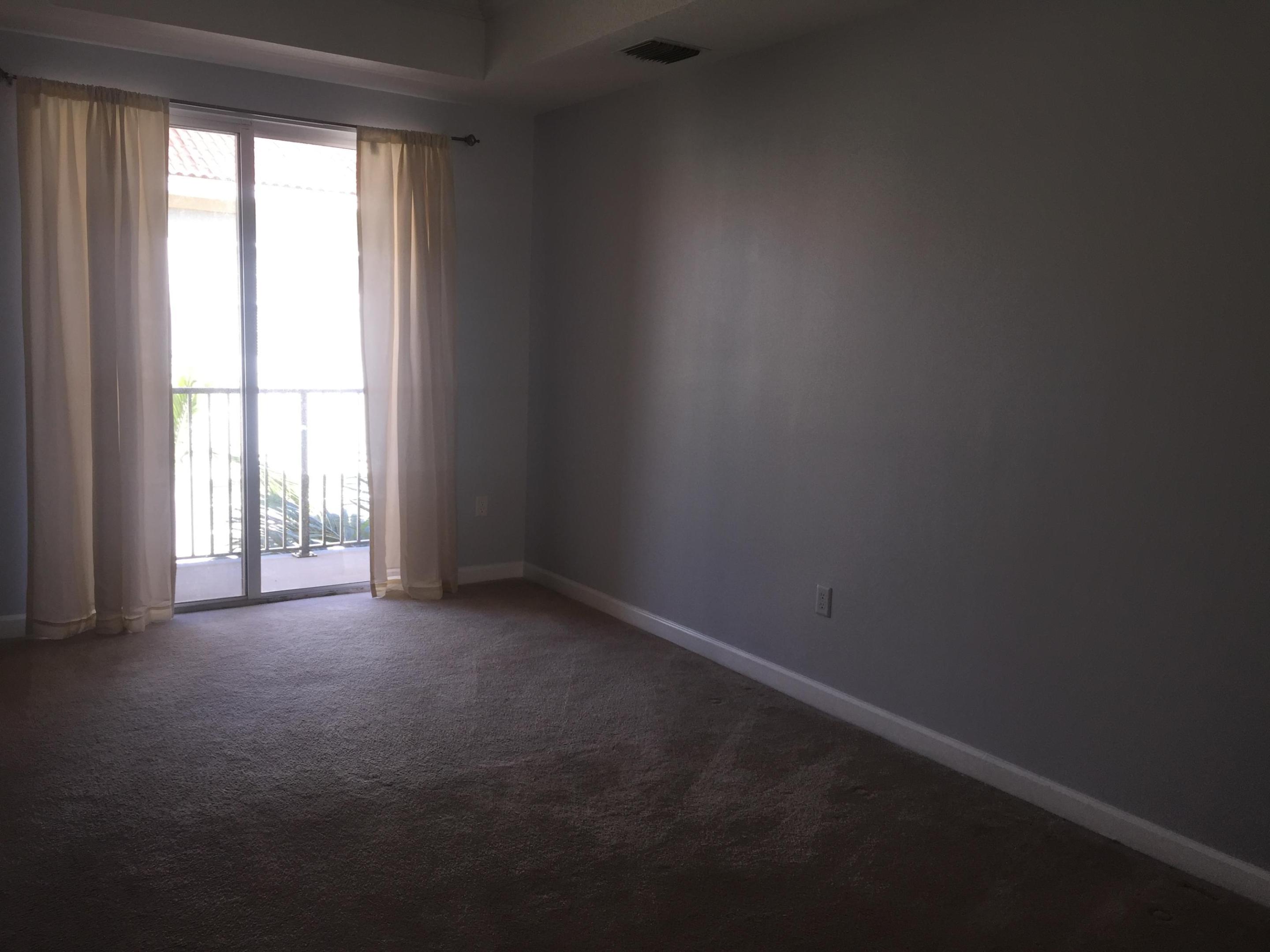 HARBOUR OAKS - Residential Lease