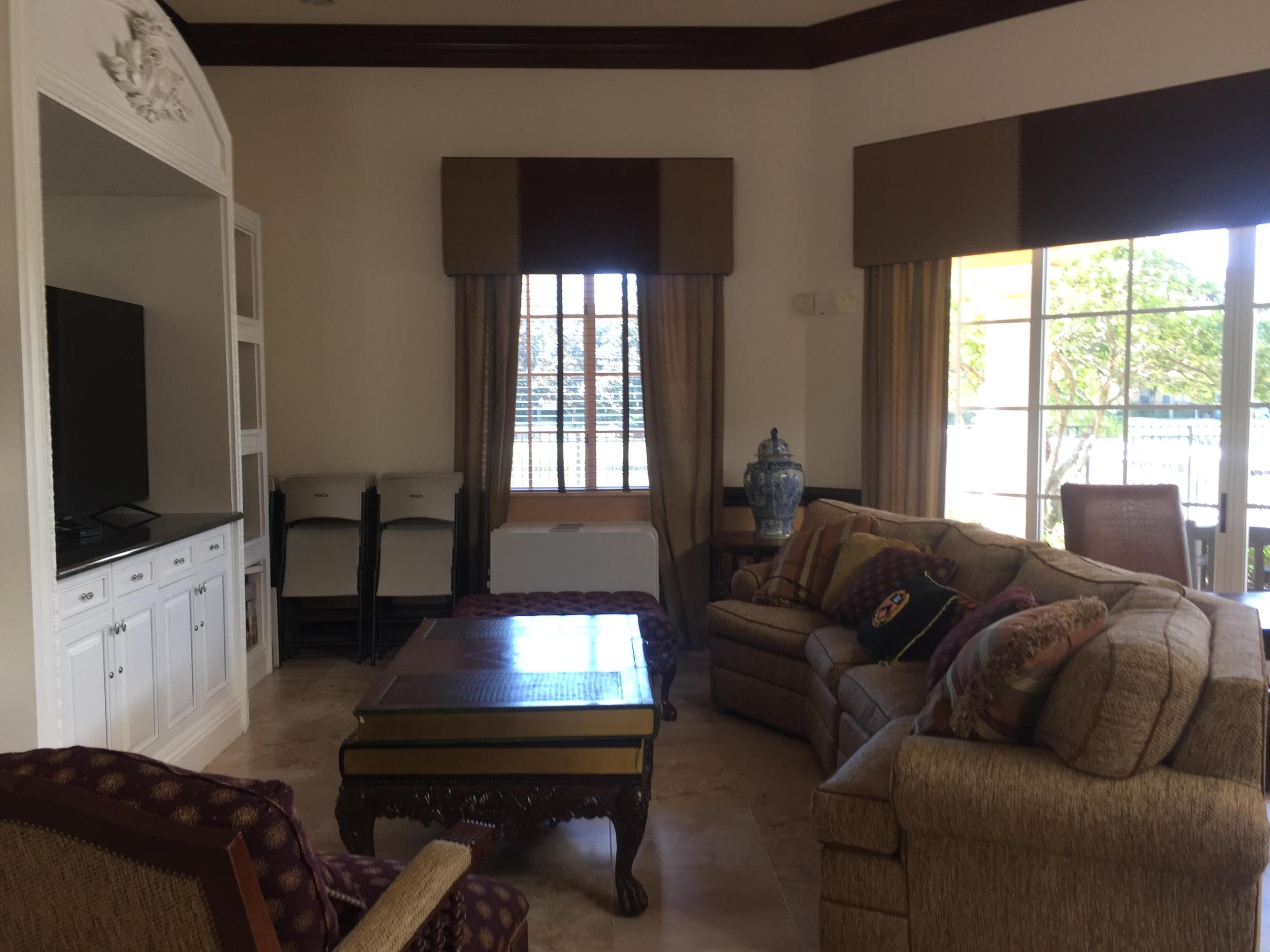 HARBOUR OAKS - Residential Lease