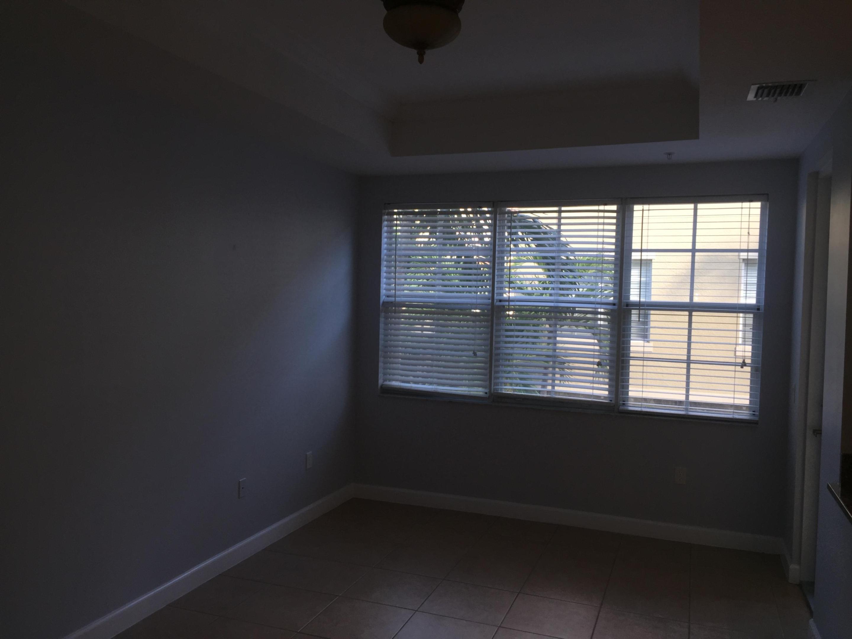 HARBOUR OAKS - Residential Lease