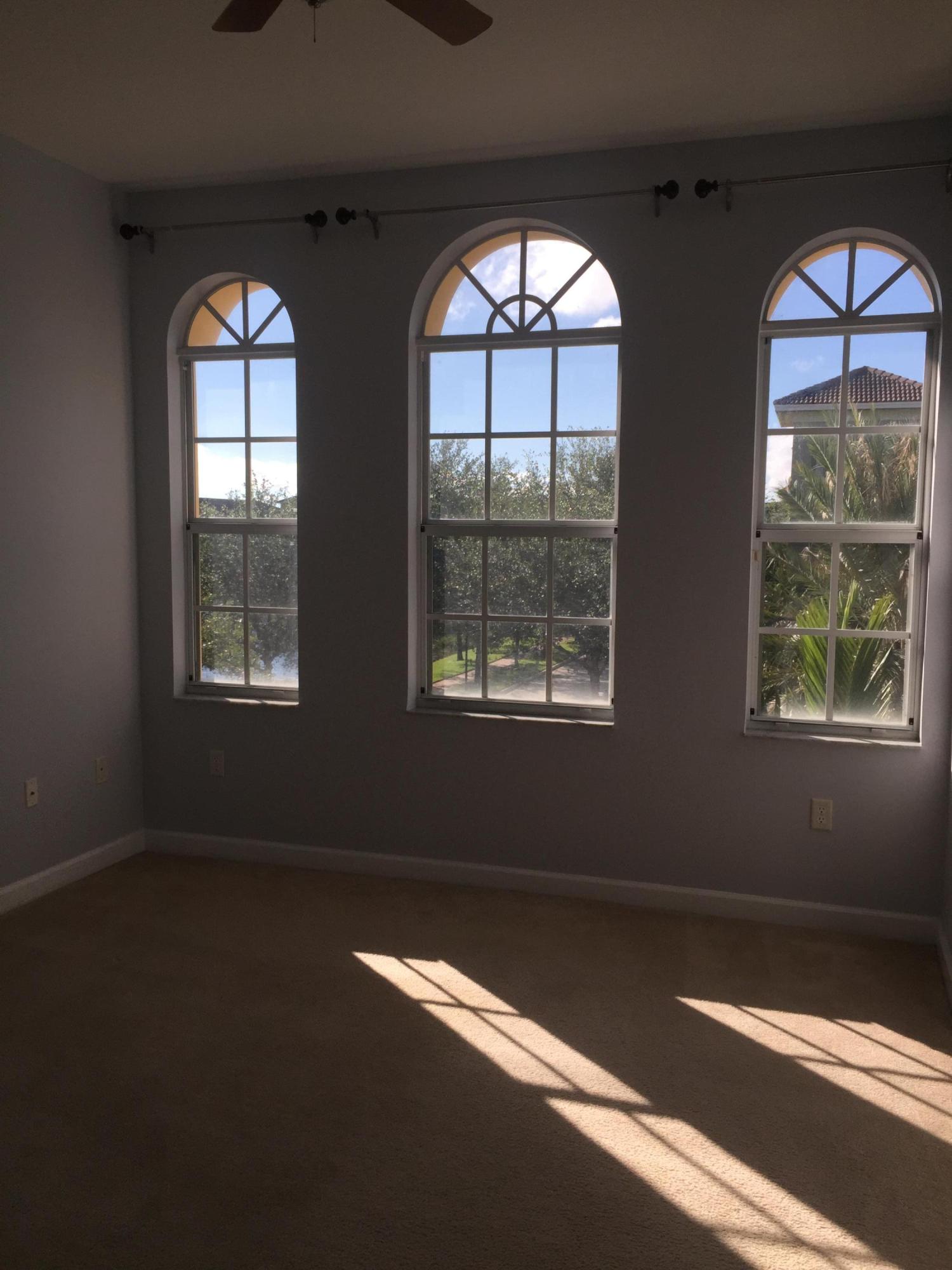 HARBOUR OAKS - Residential Lease