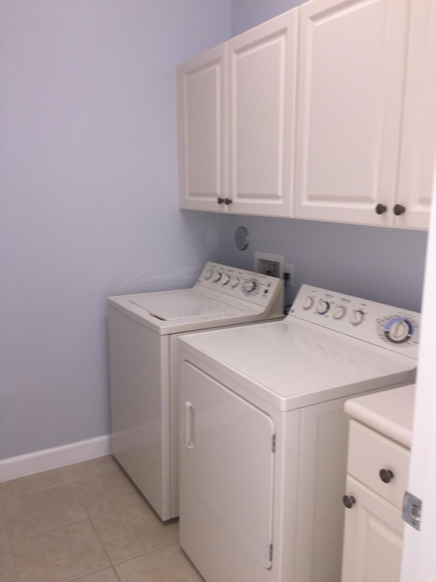 HARBOUR OAKS - Residential Lease