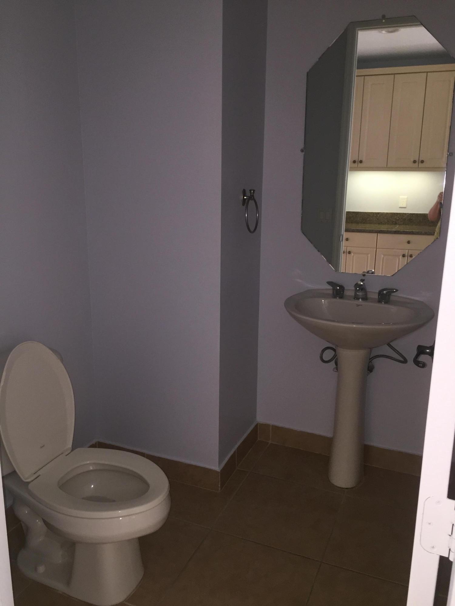 HARBOUR OAKS - Residential Lease