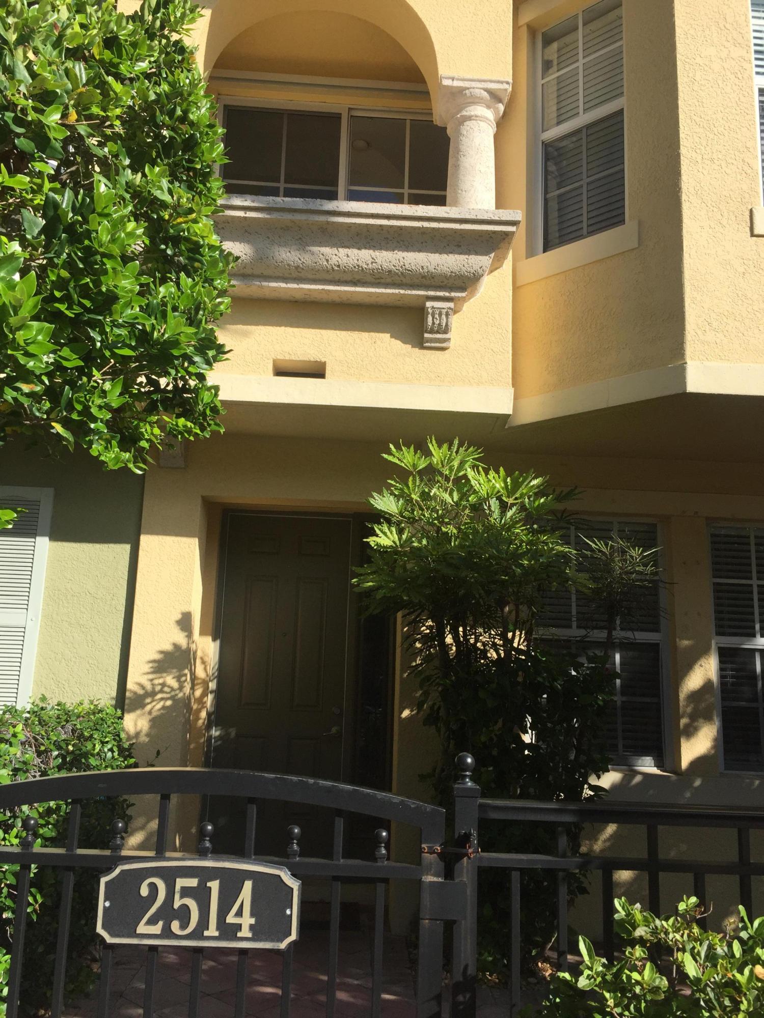 HARBOUR OAKS - Residential Lease