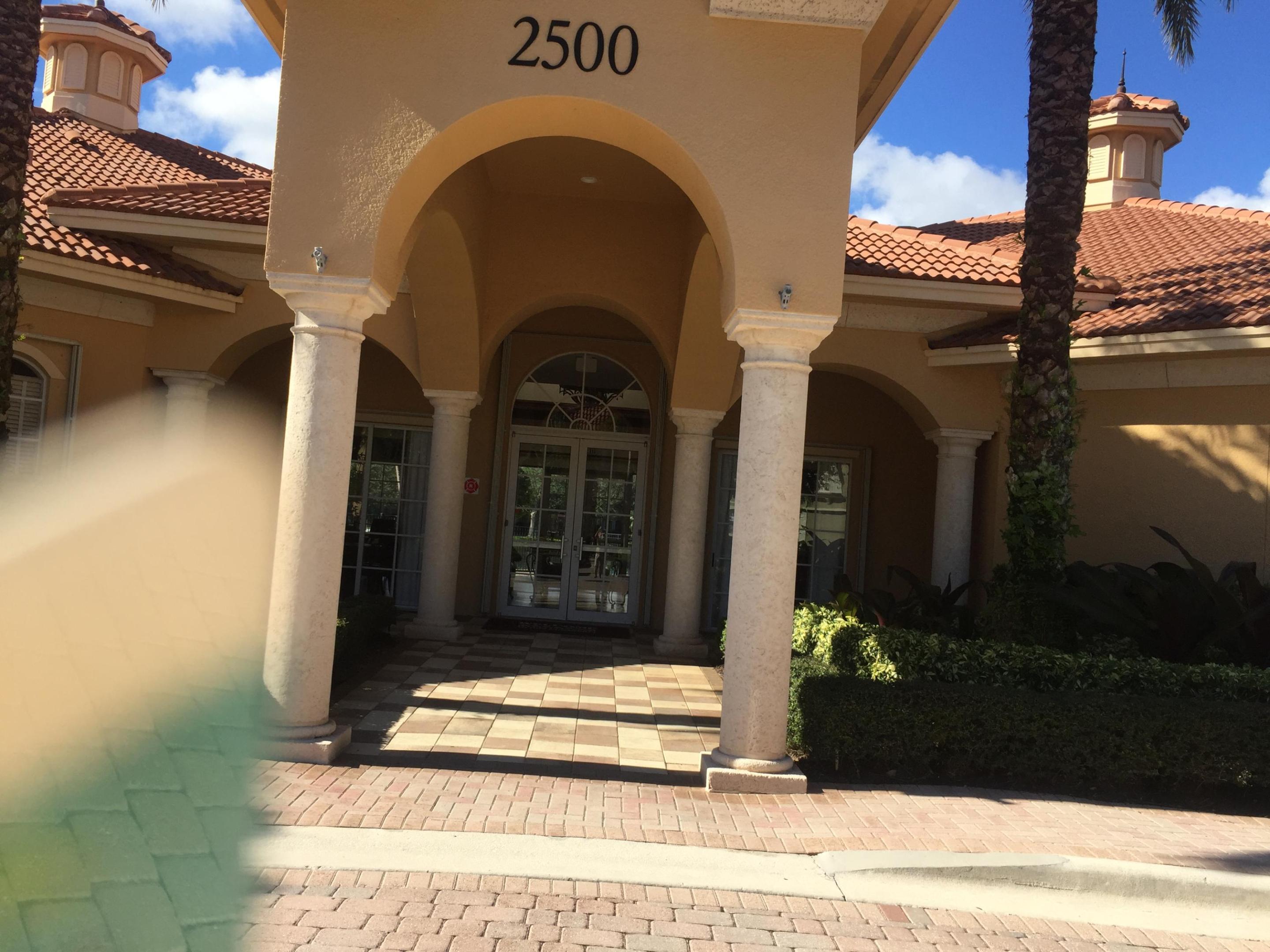 HARBOUR OAKS - Residential Lease