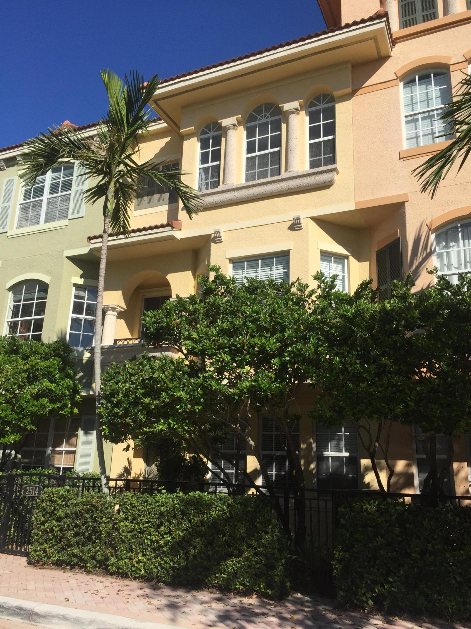 HARBOUR OAKS - Residential Lease