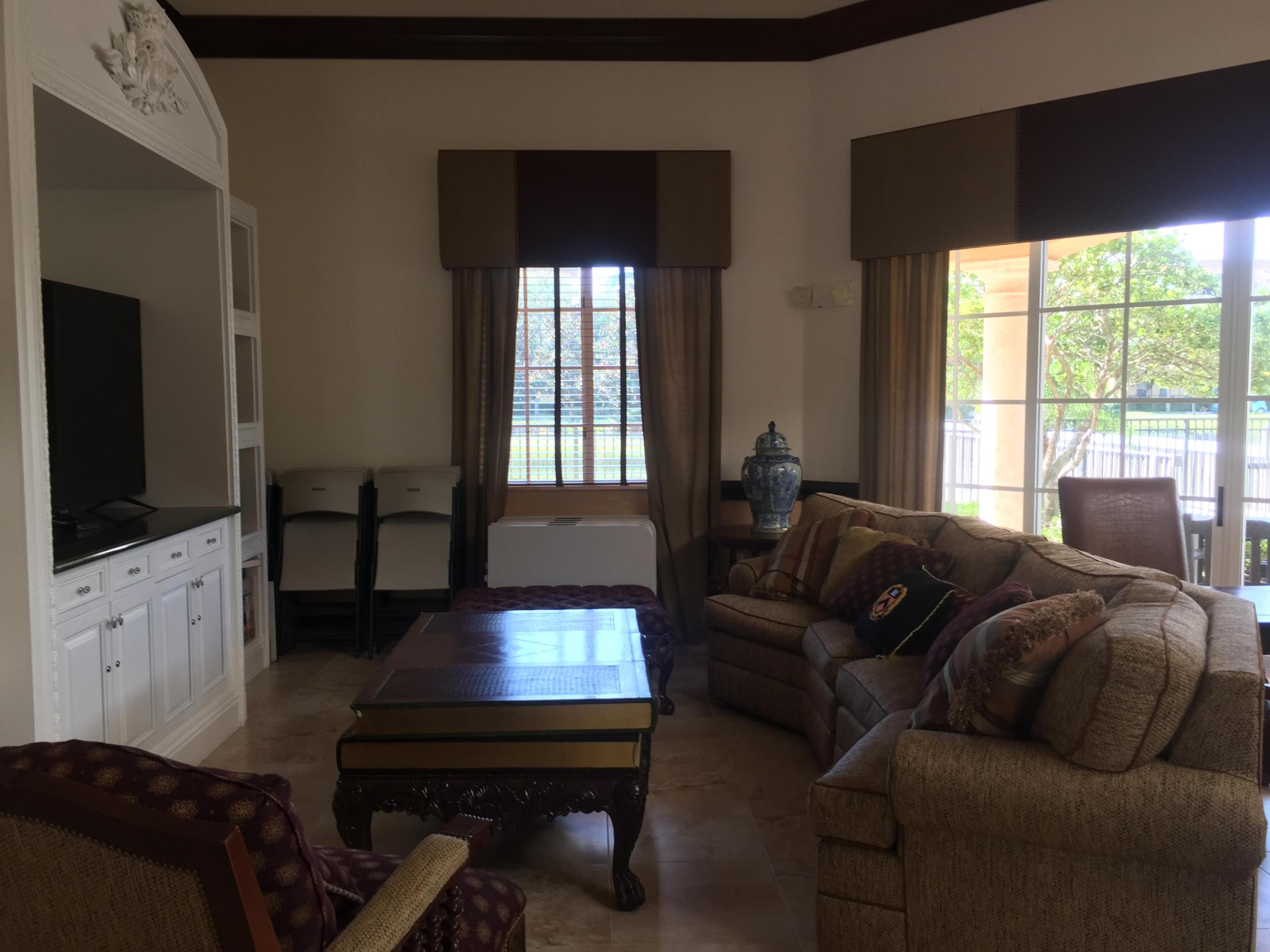 HARBOUR OAKS - Residential Lease