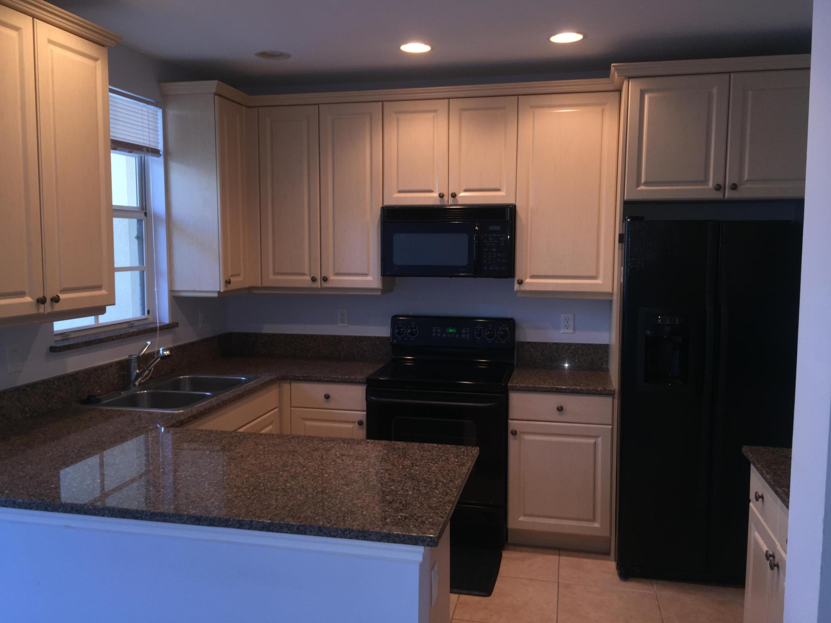 HARBOUR OAKS - Residential Lease