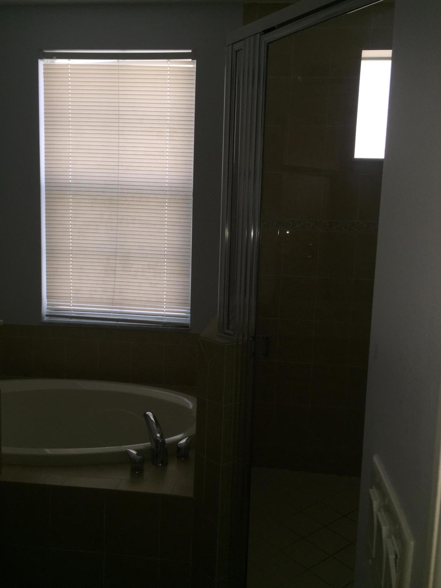 HARBOUR OAKS - Residential Lease