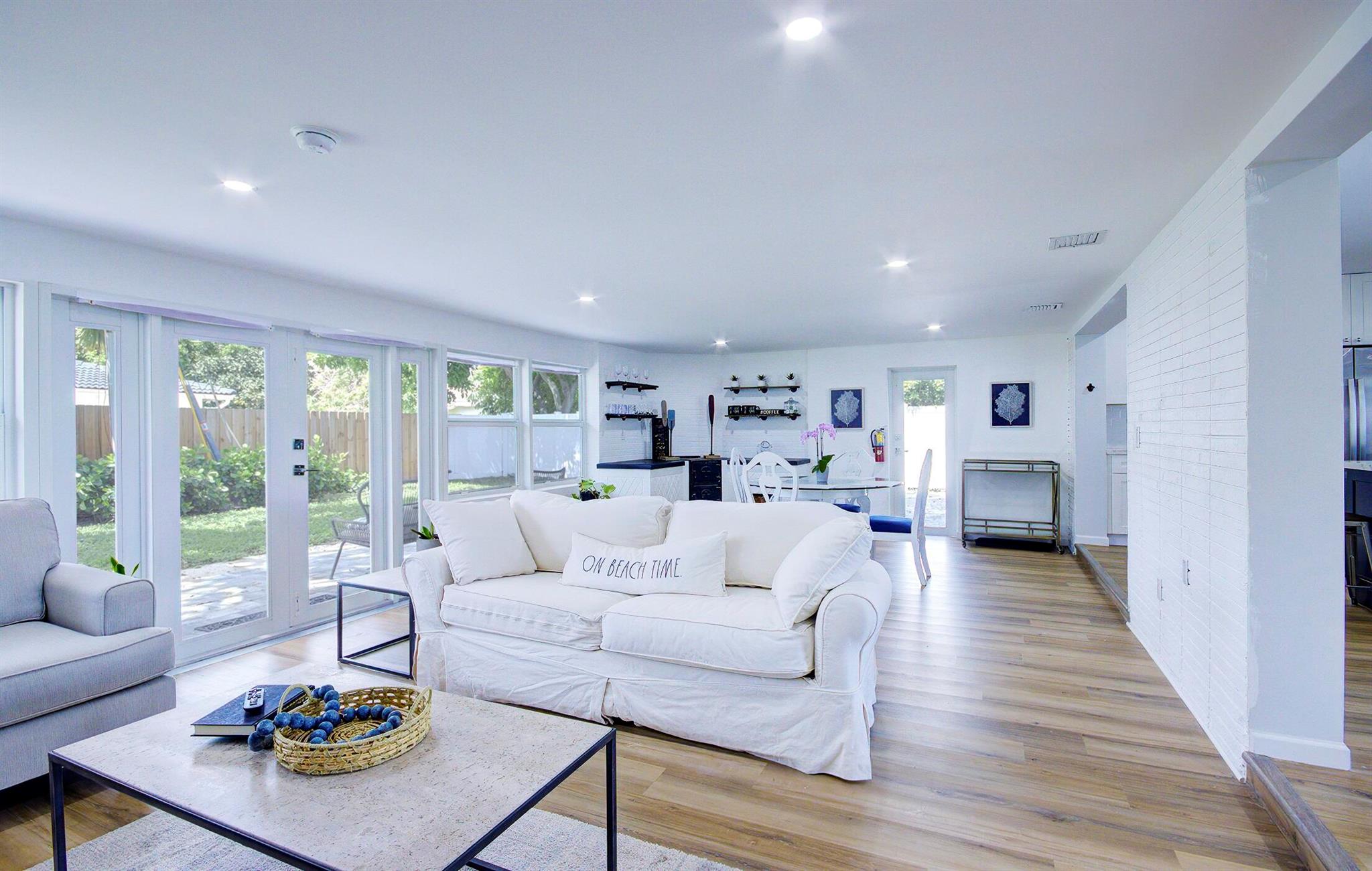 LIGHTHOUSE POINT ESTATES - Residential Lease