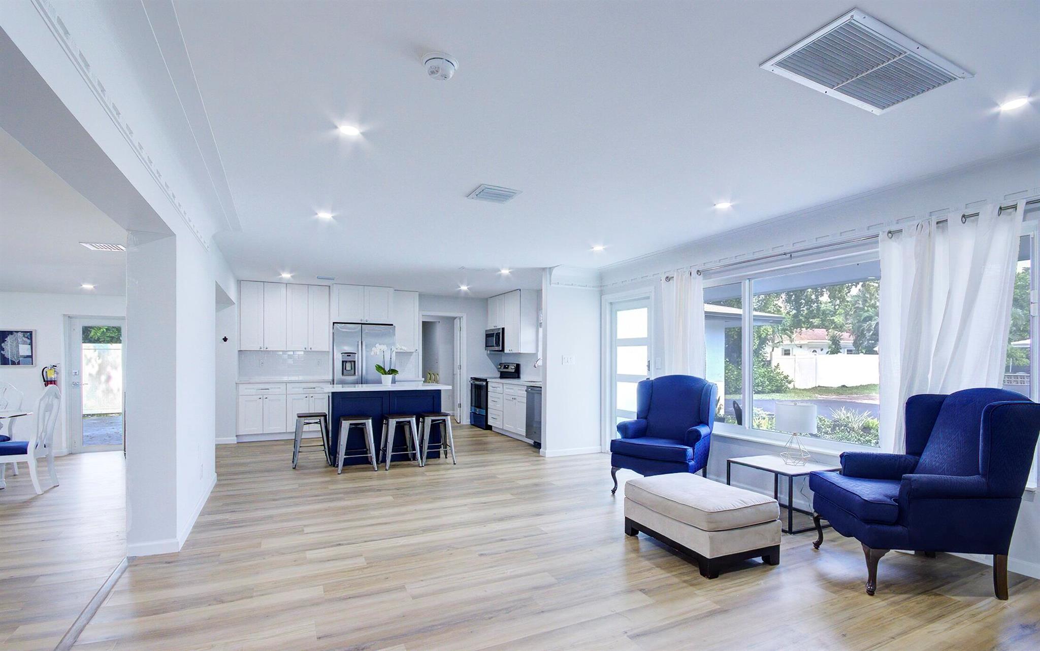 LIGHTHOUSE POINT ESTATES - Residential Lease