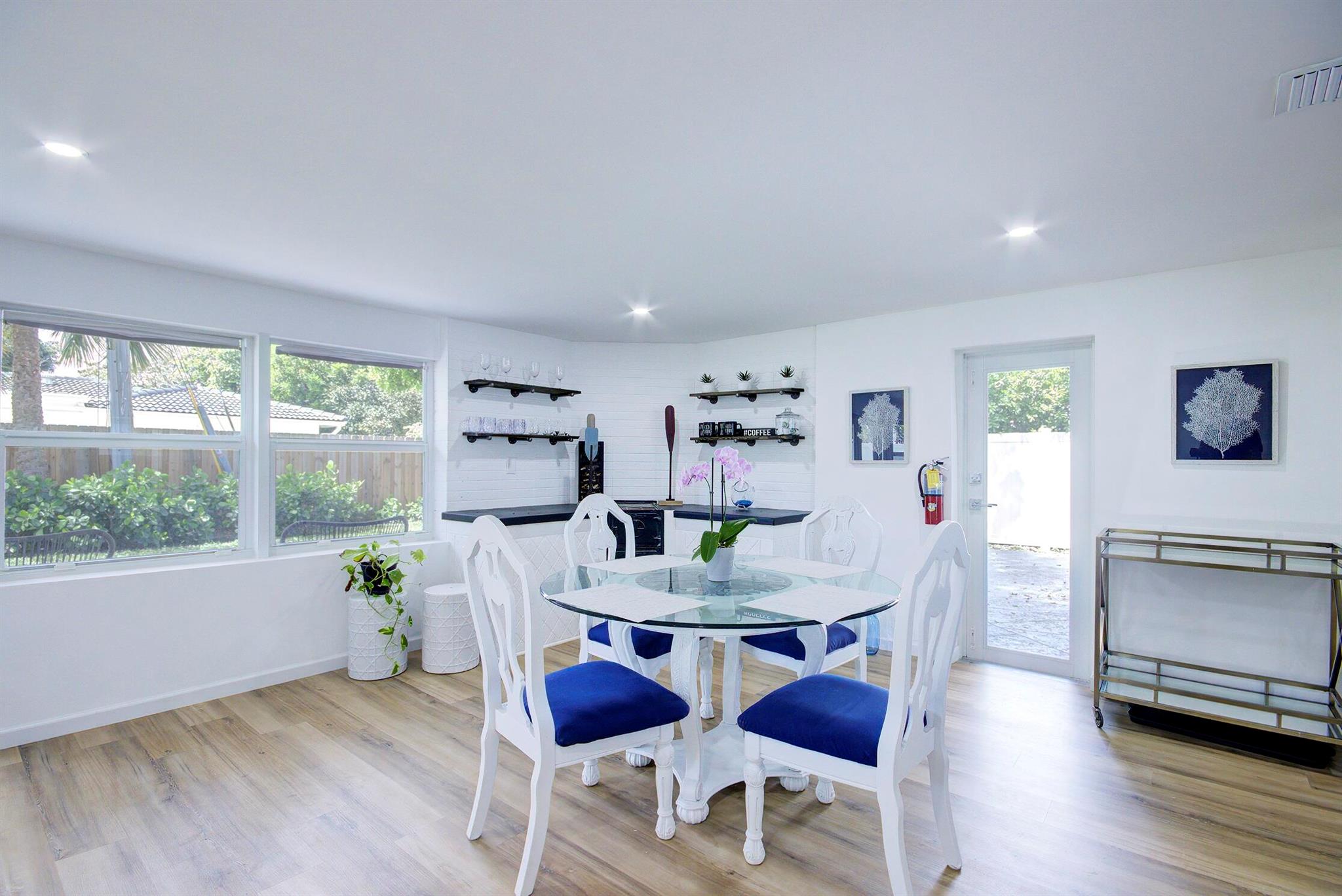 LIGHTHOUSE POINT ESTATES - Residential Lease
