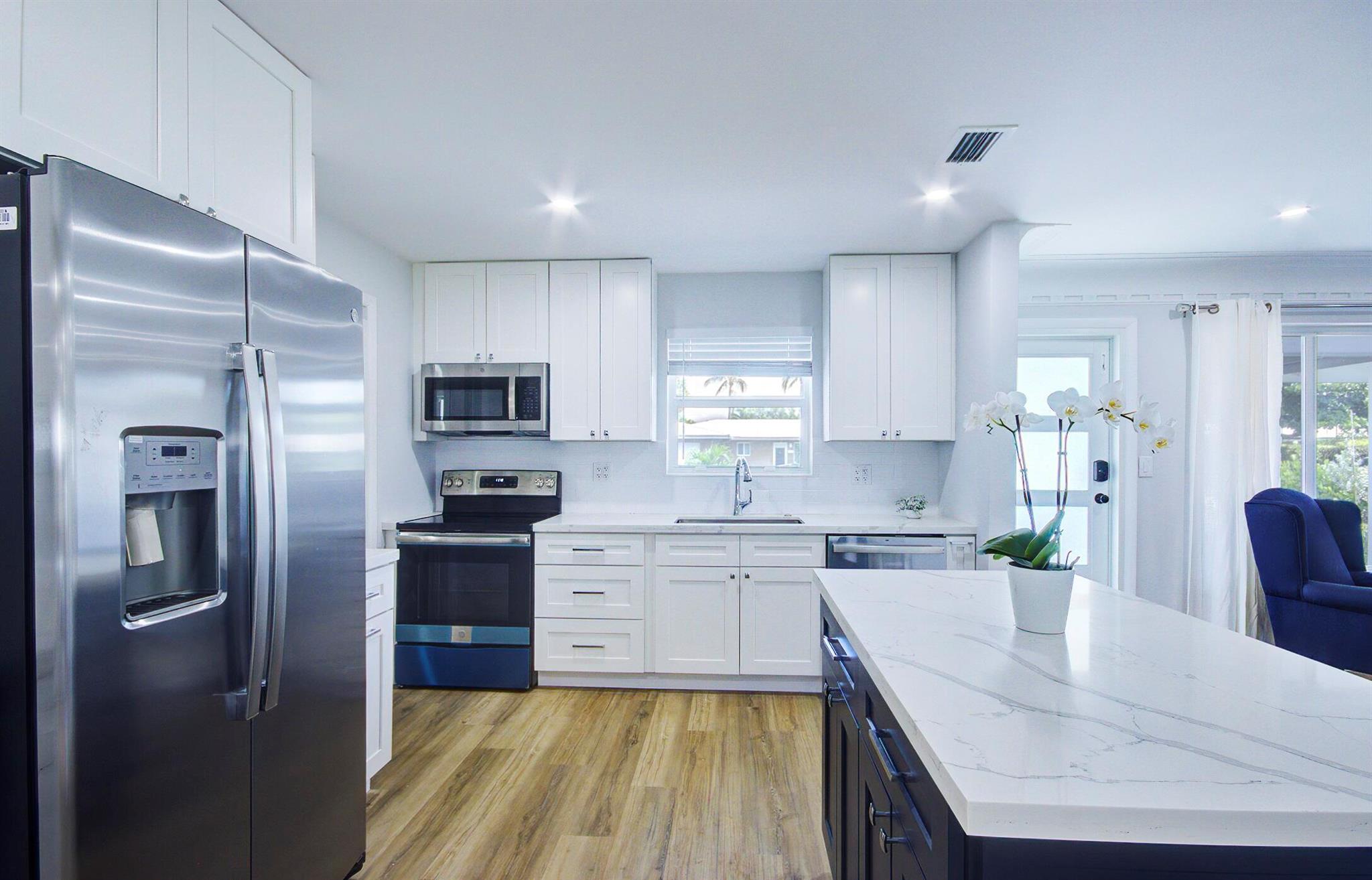 LIGHTHOUSE POINT ESTATES - Residential Lease