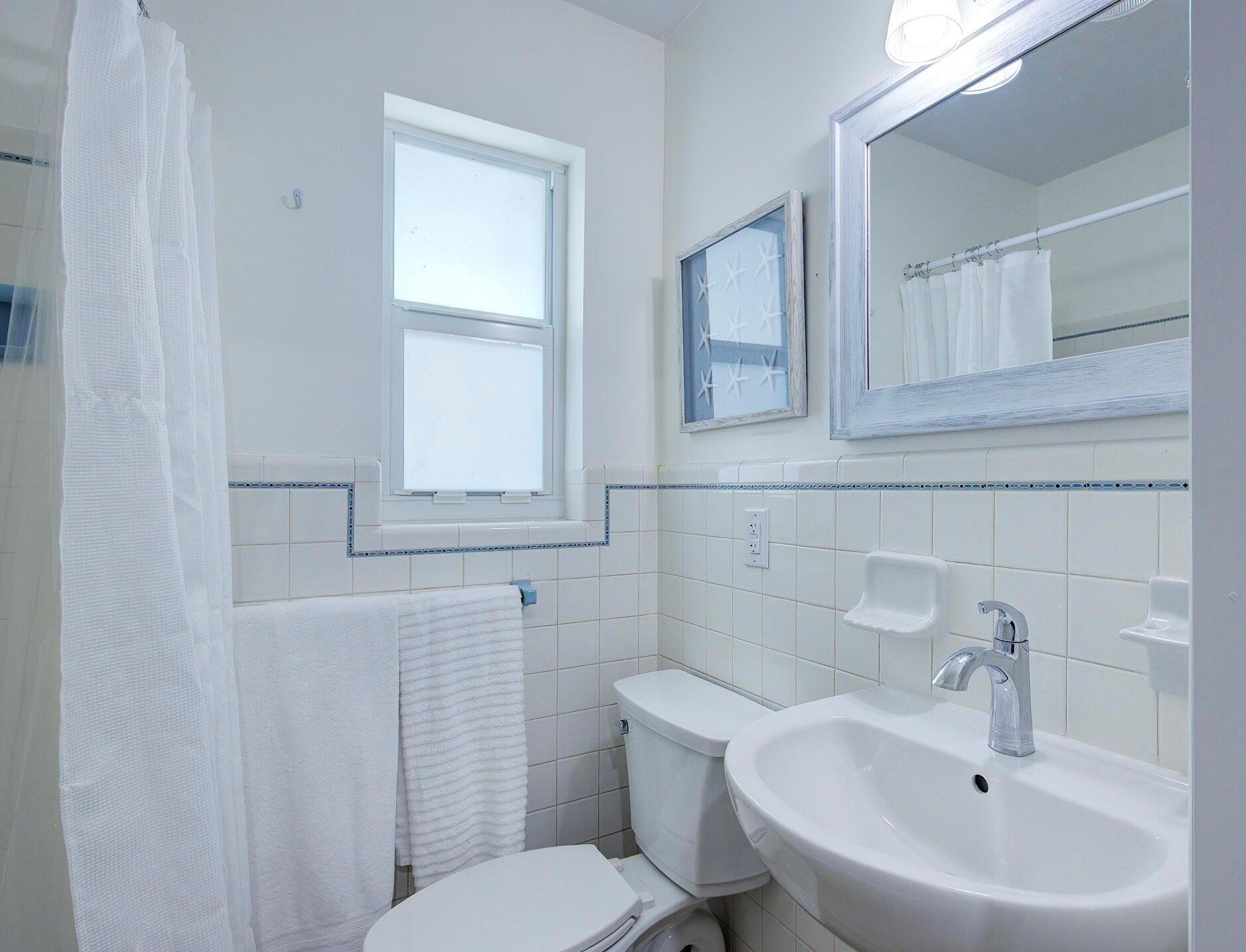 LIGHTHOUSE POINT ESTATES - Residential Lease