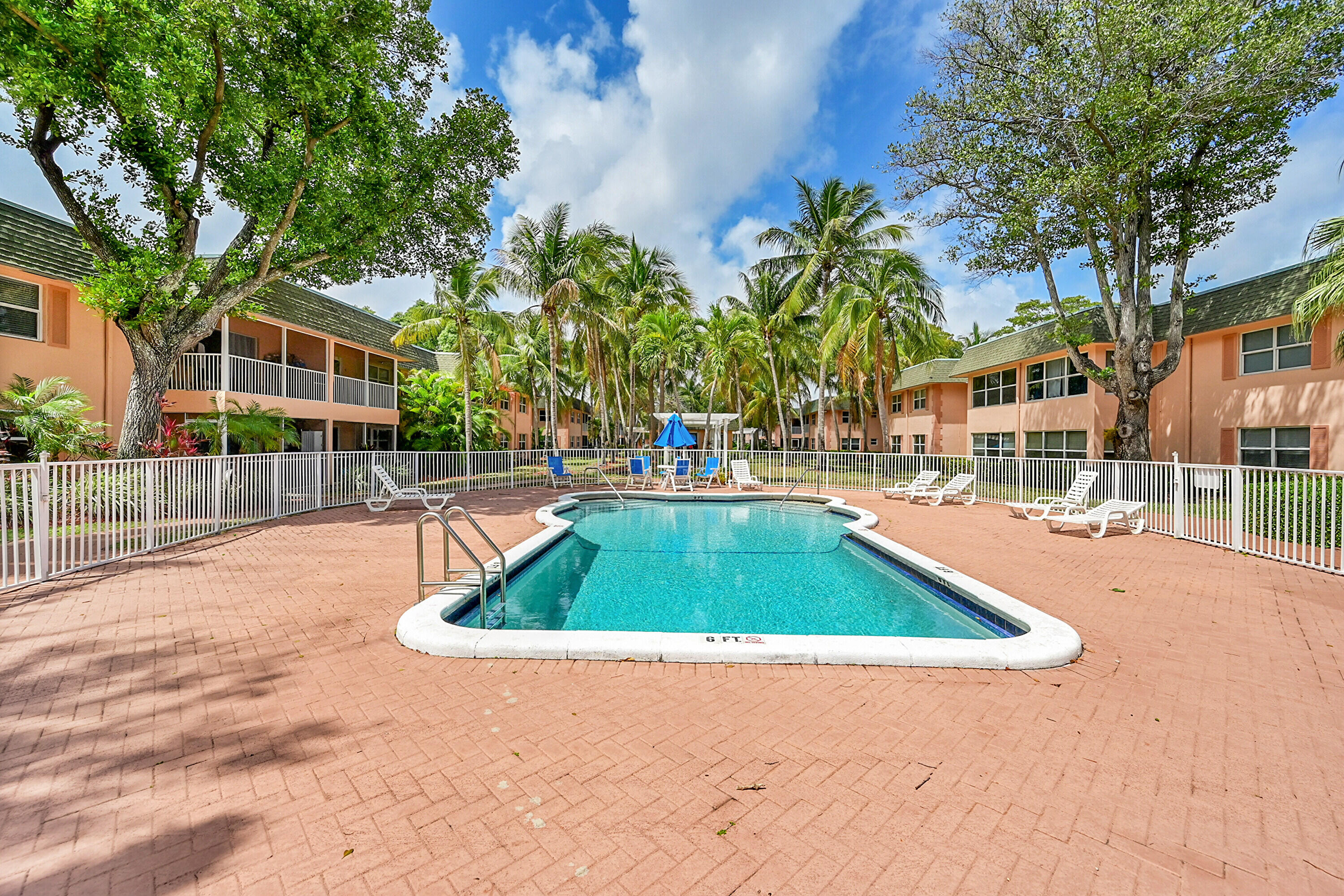 COCO CAY CONDO - Residential