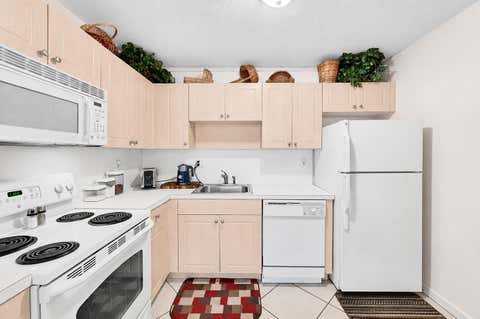 Tiny photo for 760 SE 2nd Avenue #H105, Deerfield Beach, FL 33441 (MLS # B26005329)