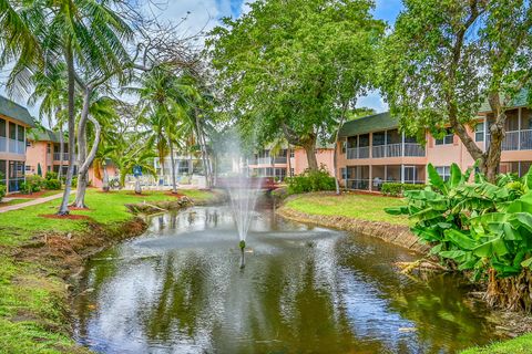 Tiny photo for 760 SE 2nd Avenue #H105, Deerfield Beach, FL 33441 (MLS # B26005329)