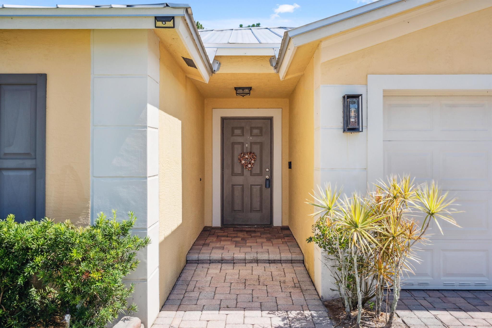 1924 SW Jamesport Drive, Port St Lucie, FL, 34953/$365,000 3 1924 SW Jamesport Drive