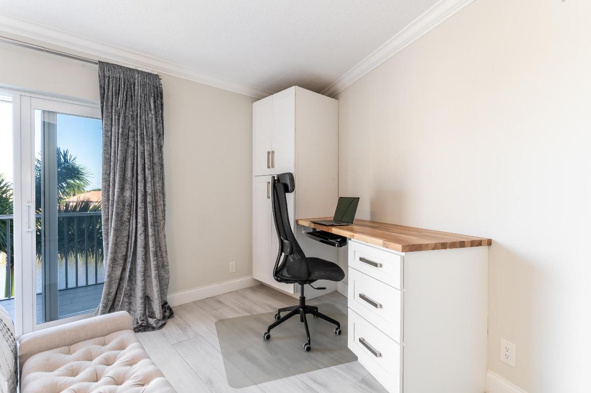 RIVER HOUSE TOWERS CONDO - Residential