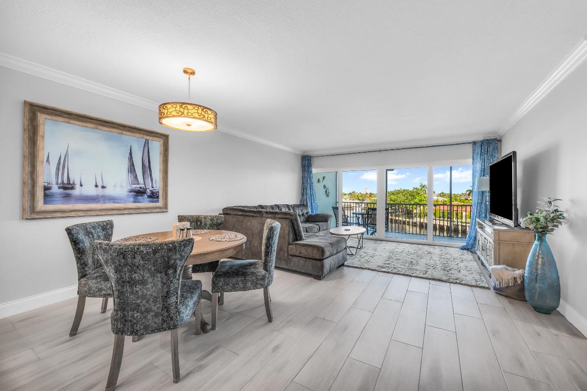 390 N Federal Highway 404