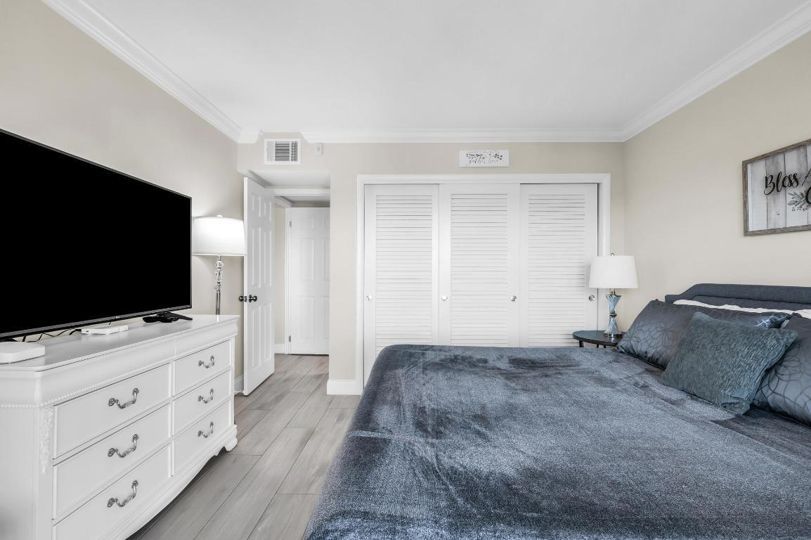 RIVER HOUSE TOWERS CONDO - Residential