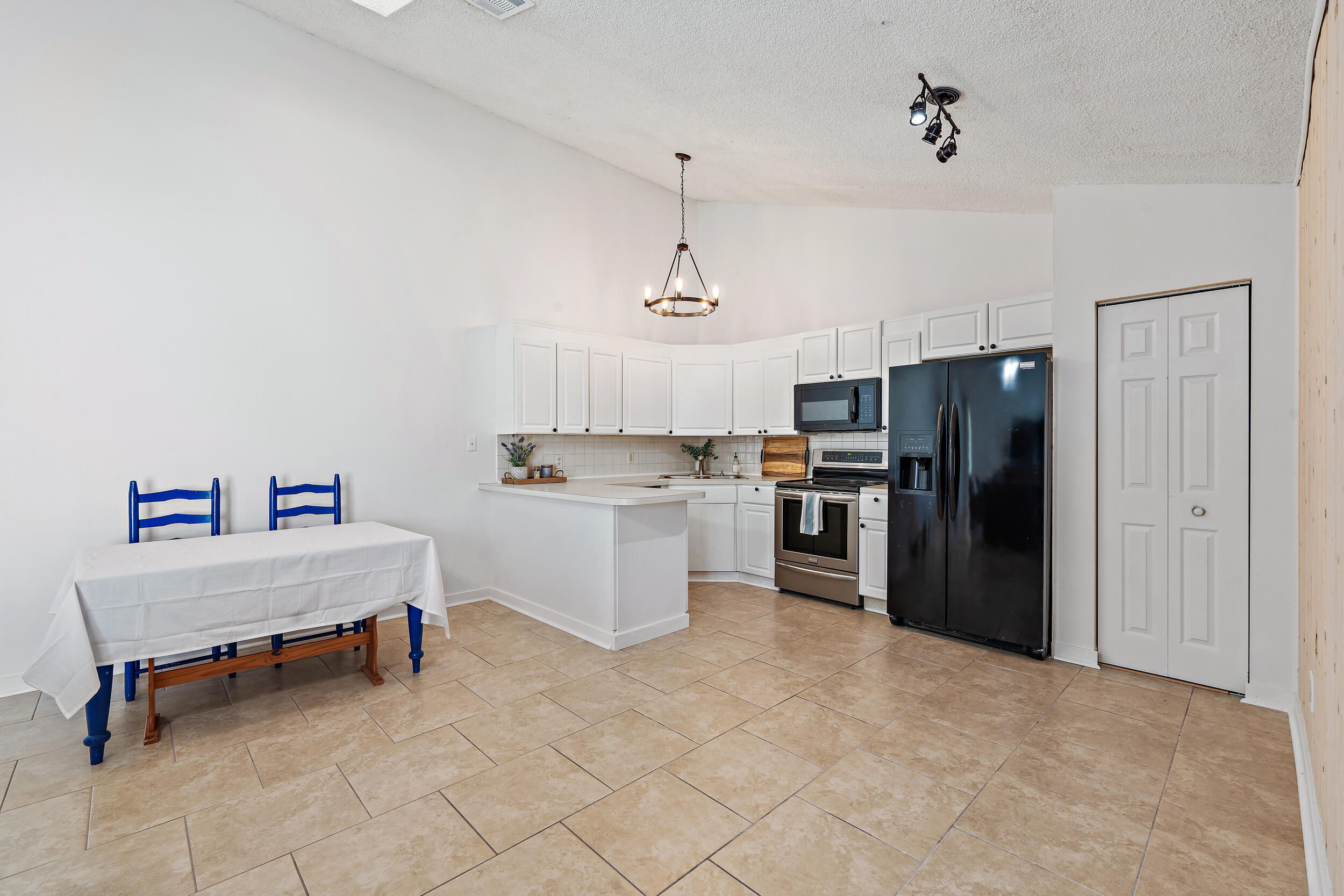 WESTWOOD GARDENS 3 - Residential