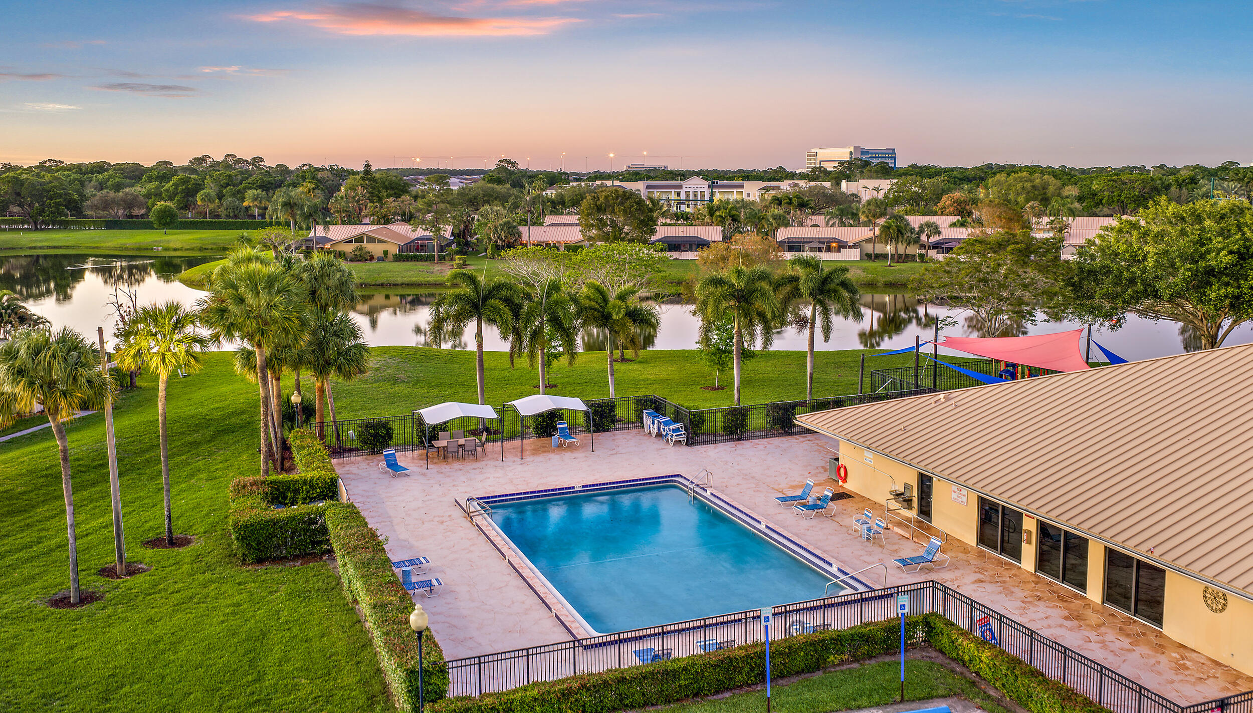 WESTWOOD GARDENS 3 - Residential