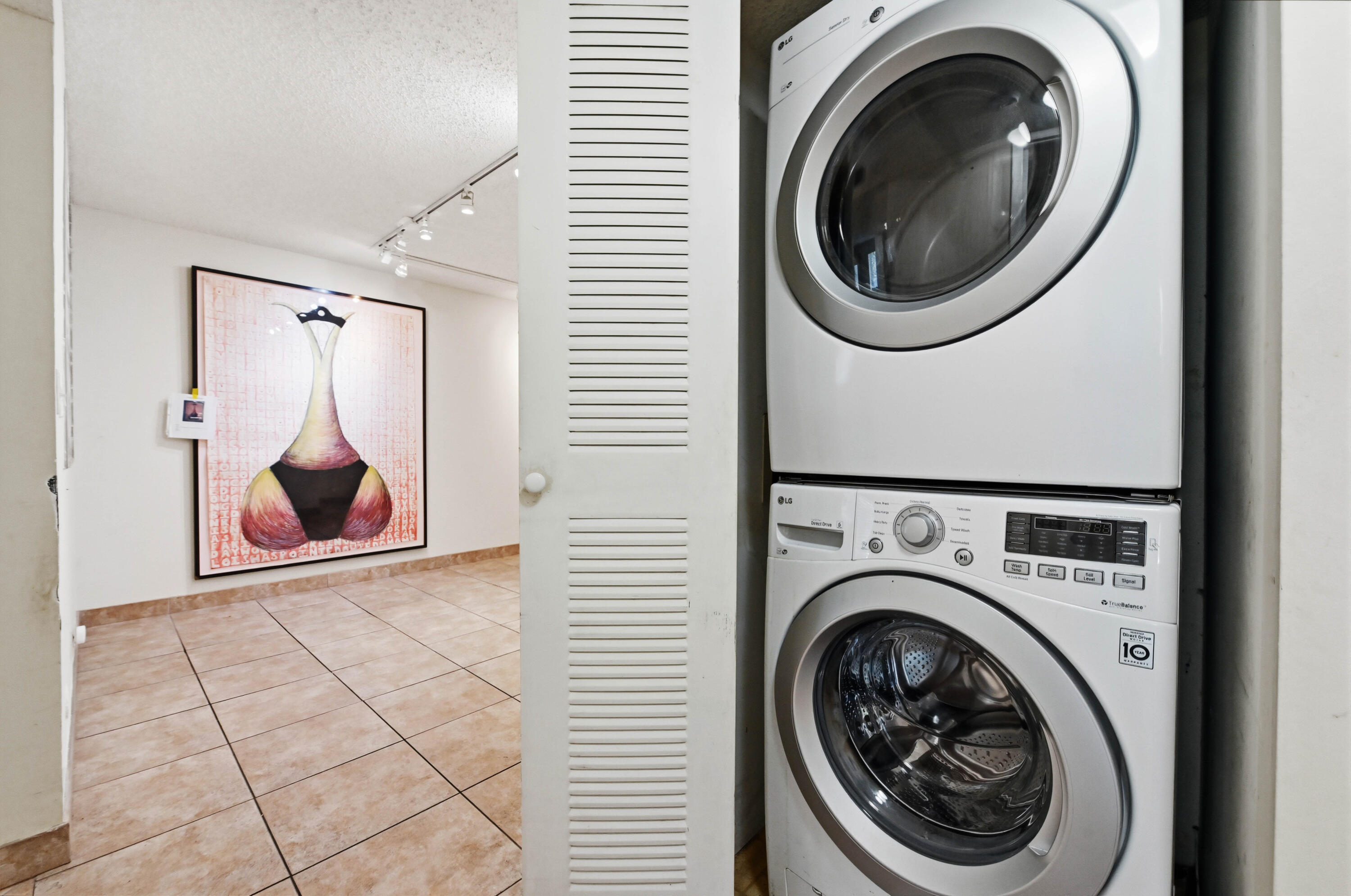 HUNTINGTON LAKES - Residential