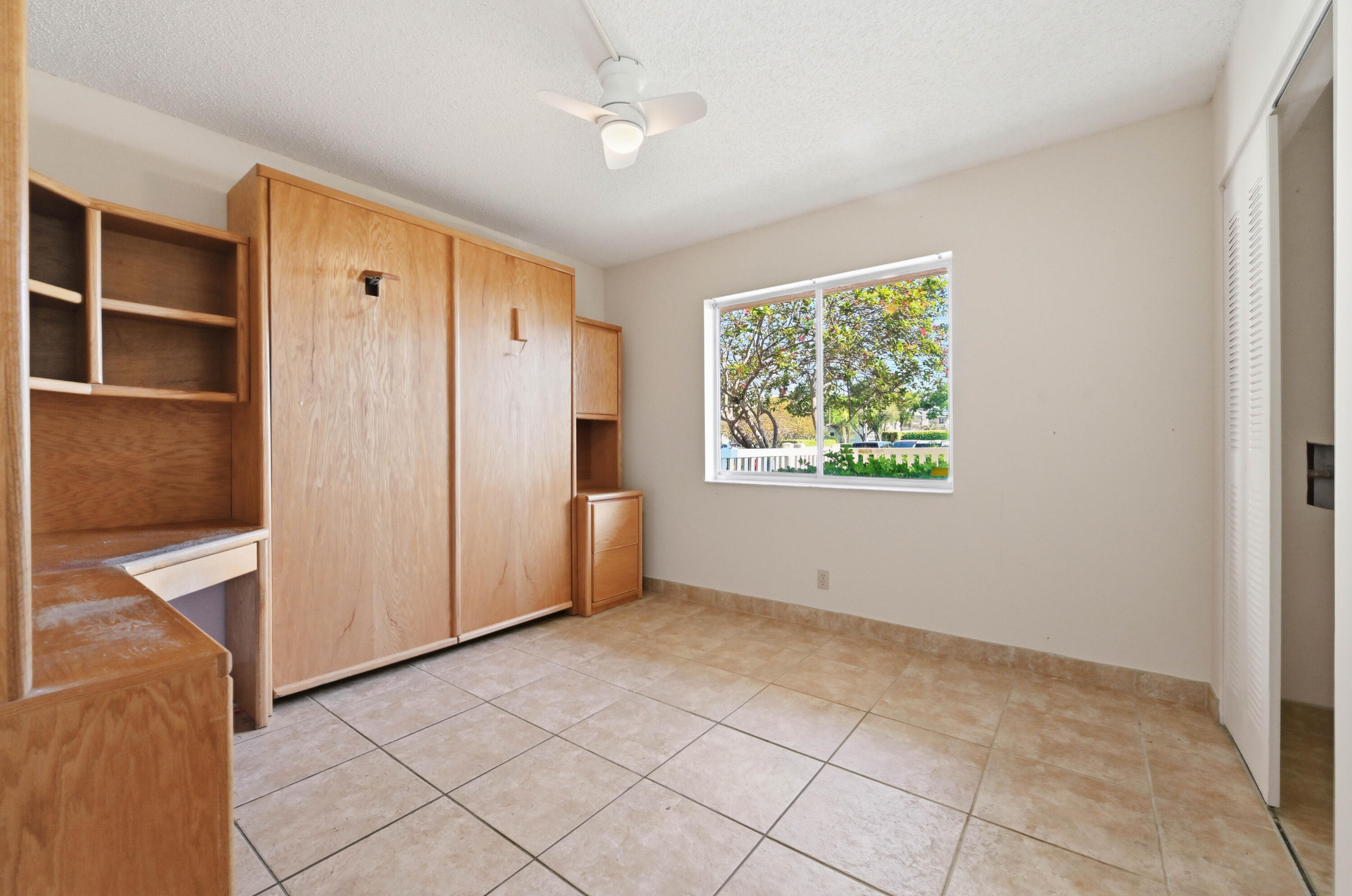 HUNTINGTON LAKES - Residential